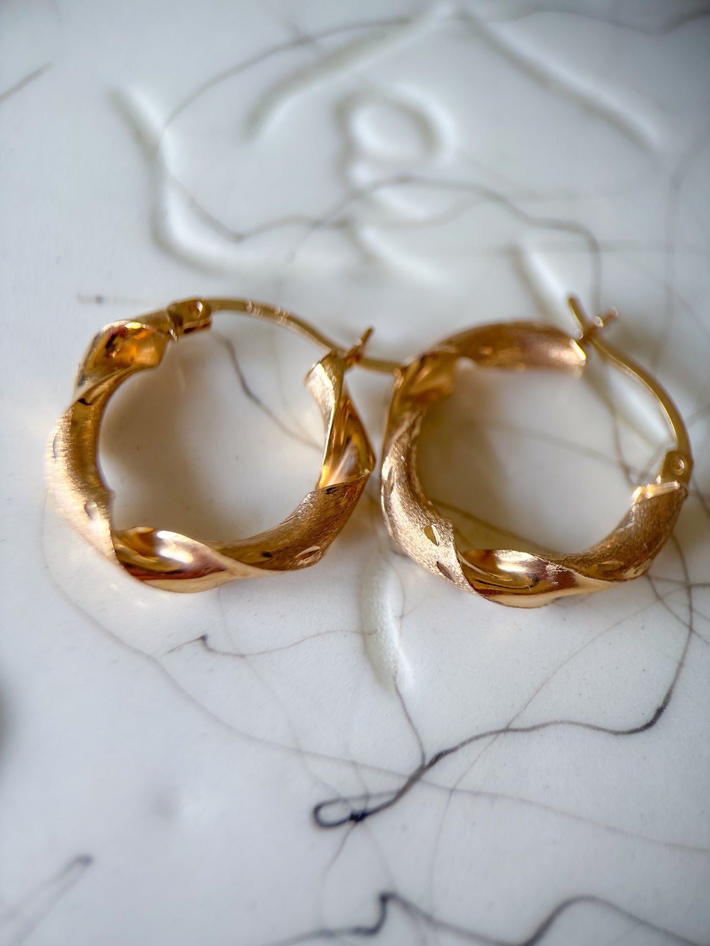 Vintage Twist 10k Yellow Gold Hoop Earrings