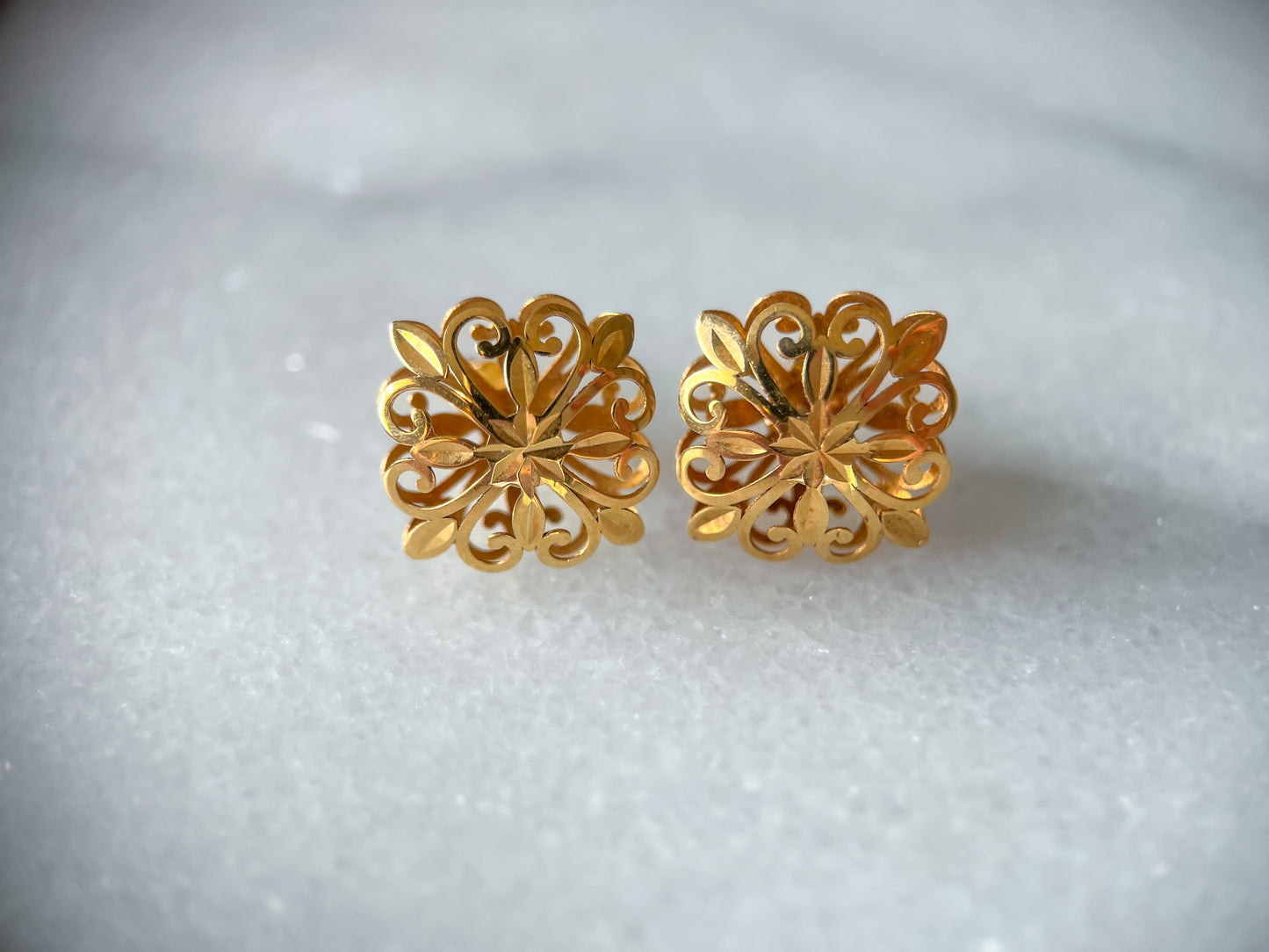 Vintage Square Floral 14k Yellow Gold Stud Earrings