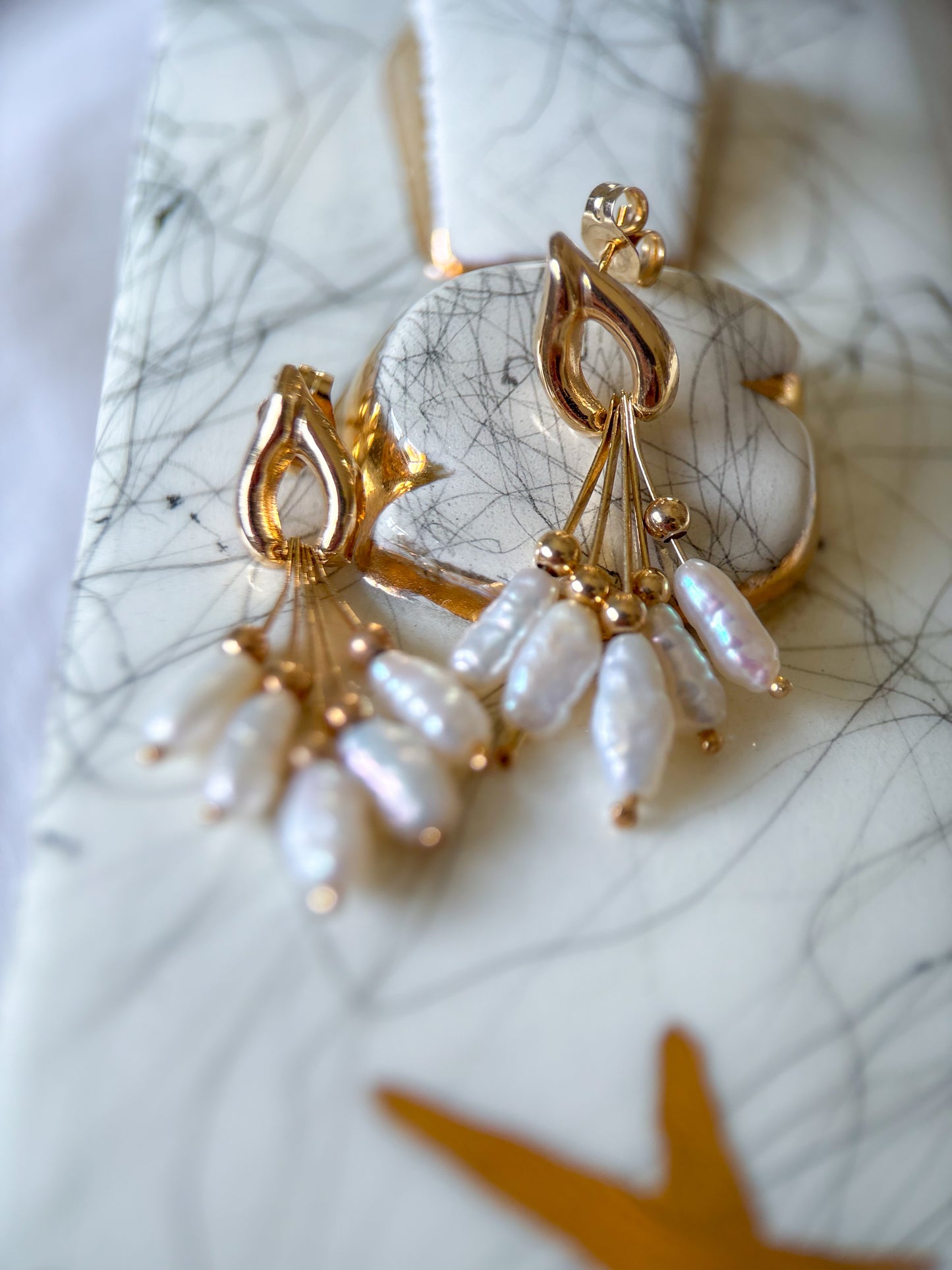 Vintage Pearl Dangle 14k Yellow Gold Earrings