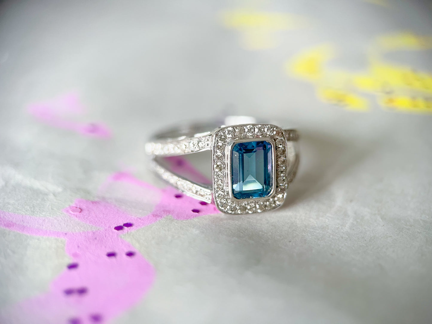 Vintage Emerald Topaz 14k White Gold Double Shank Ring