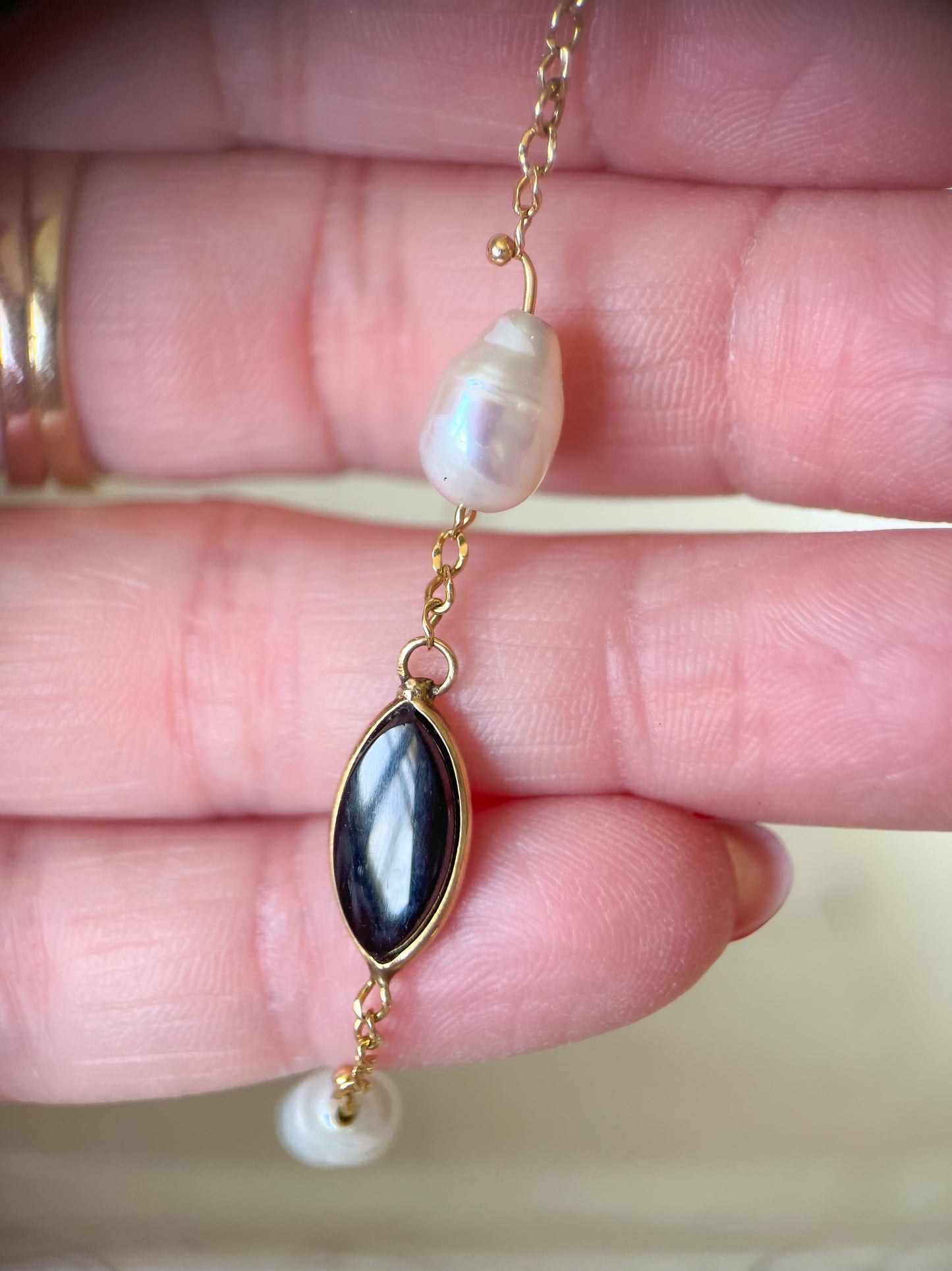 Vintage Pearl and Onyx 14k Yellow Gold Chain 7 Inch Bracelet