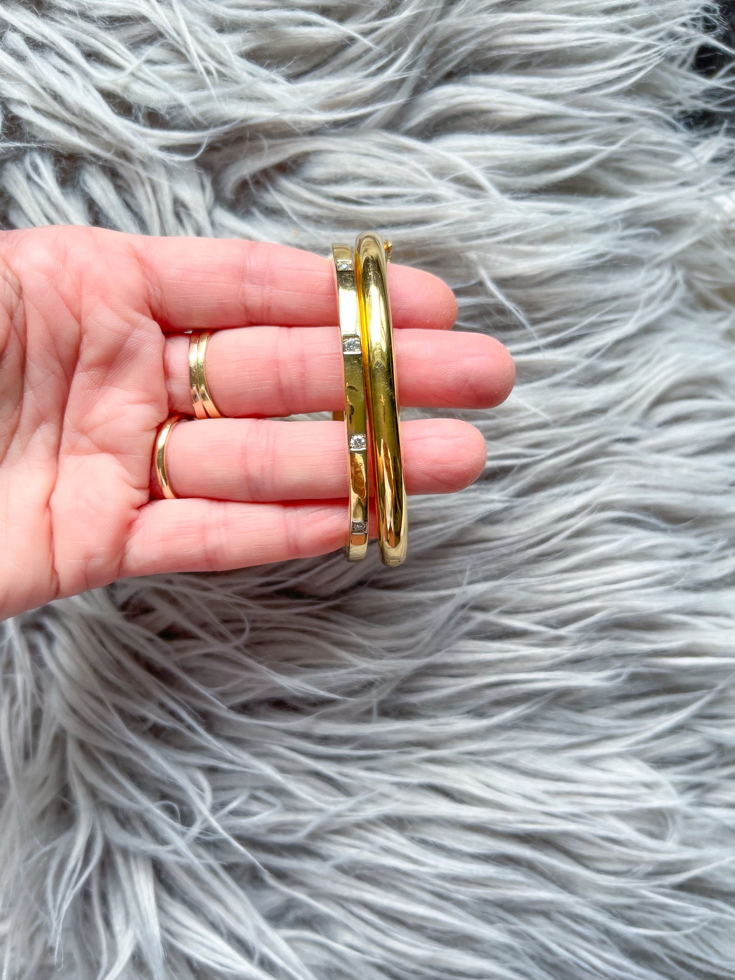 Vintage Square Bangle with Natural Diamonds in 18k Yellow Gold