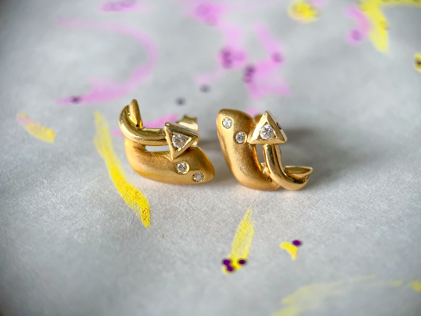 Vintage 14k Yellow Gold Arrows with CZ Earrings