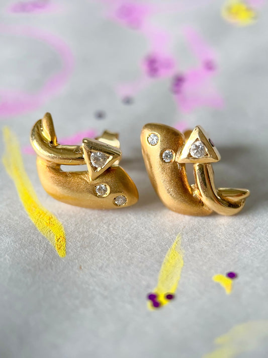 Vintage 14k Yellow Gold Arrows with CZ Earrings