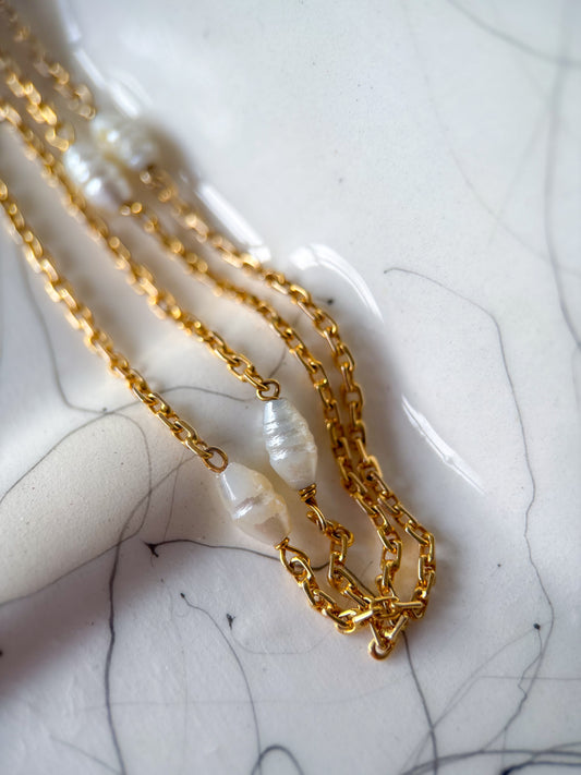Vintage Natural Pearl 14k Yellow Gold 23 Inch Chain Necklace