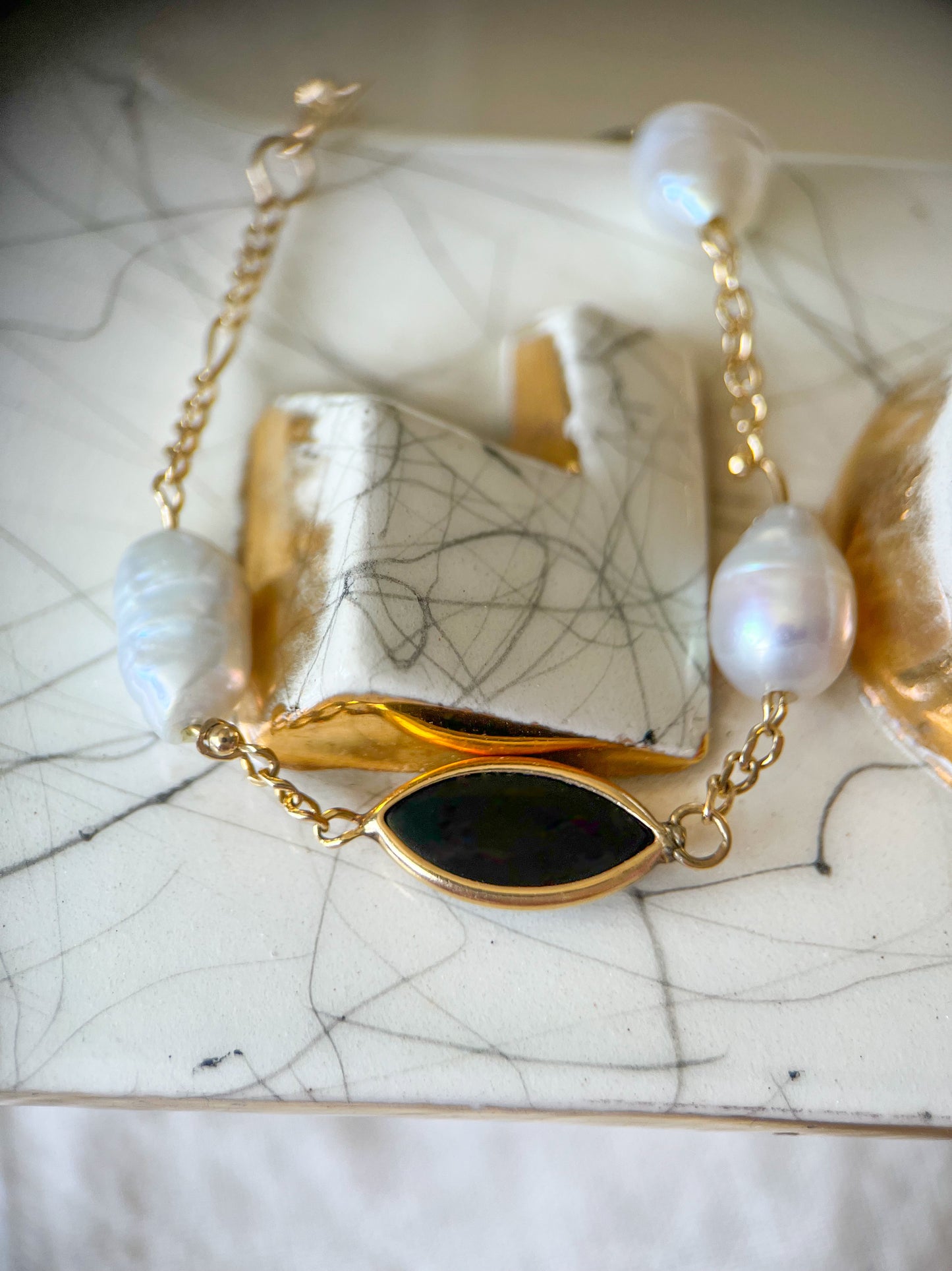 Vintage Pearl and Onyx 14k Yellow Gold Chain 7 Inch Bracelet