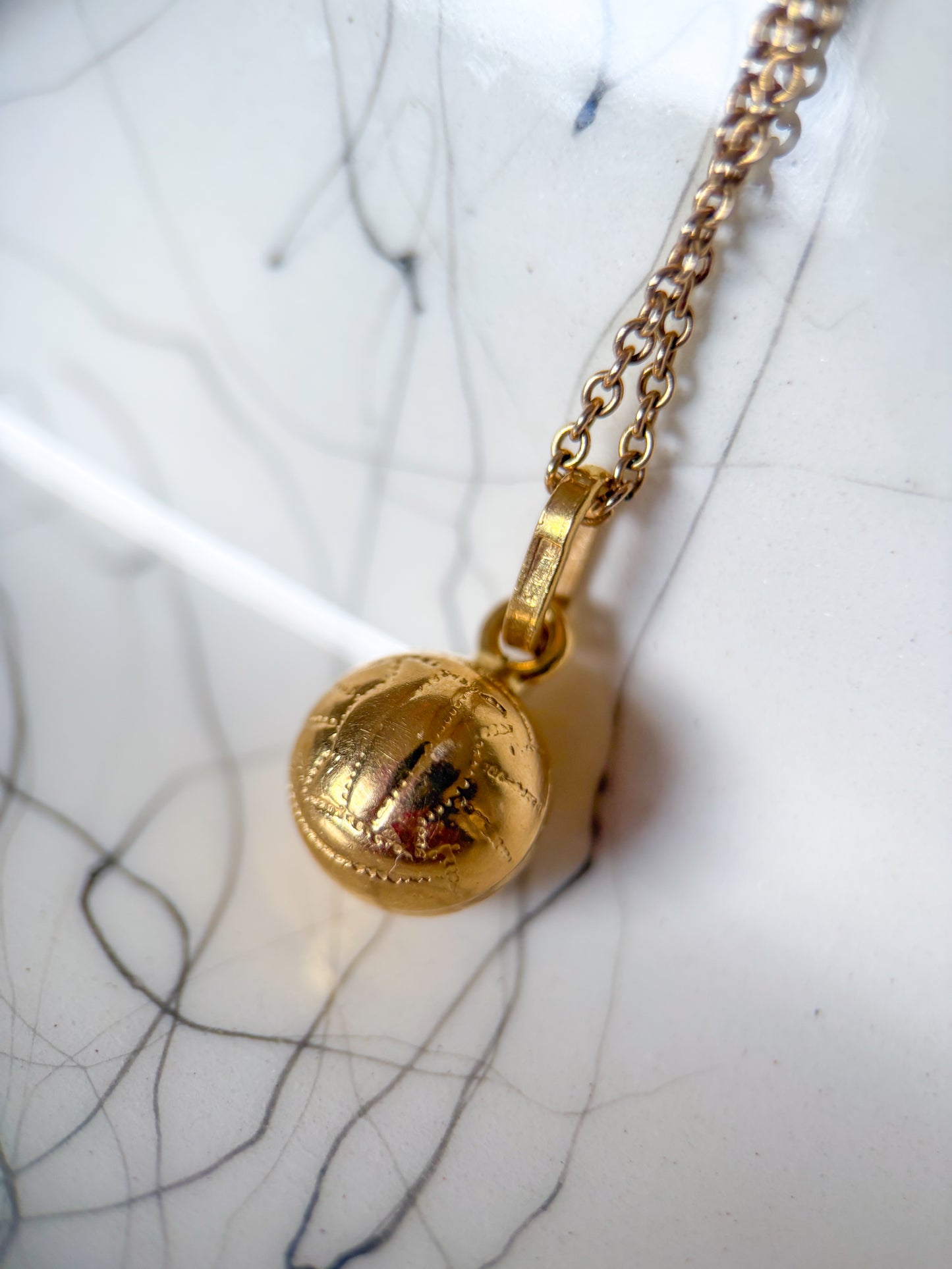 Vintage Volley Ball 18k Yellow Gold Charm