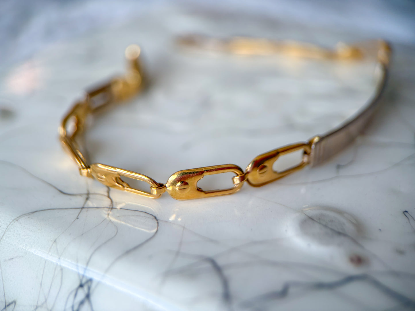 Vintage 18k Yellow and White Gold, Two Toned ID 7.5 Inch Bracelet
