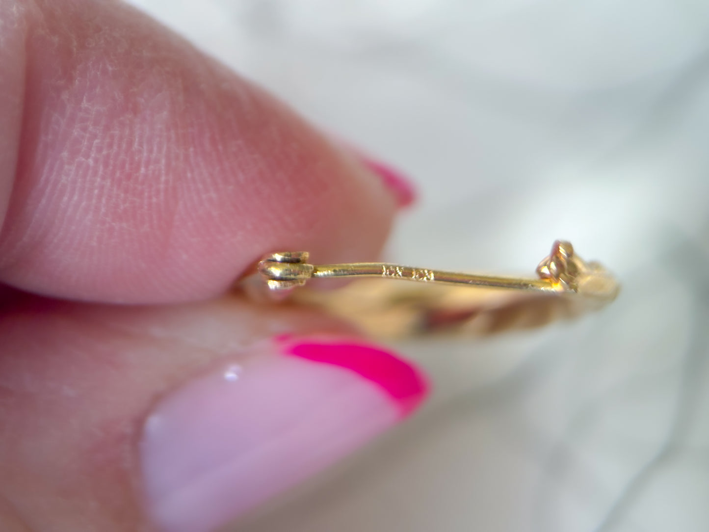 Vintage Twist 10k Yellow Gold Oval Hoop Earrings