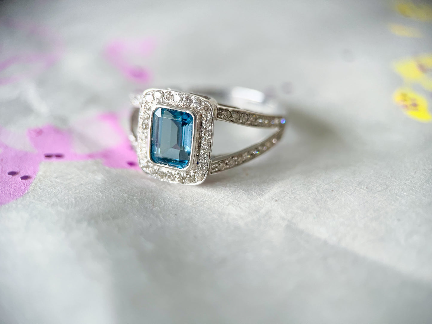 Vintage Emerald Topaz 14k White Gold Double Shank Ring