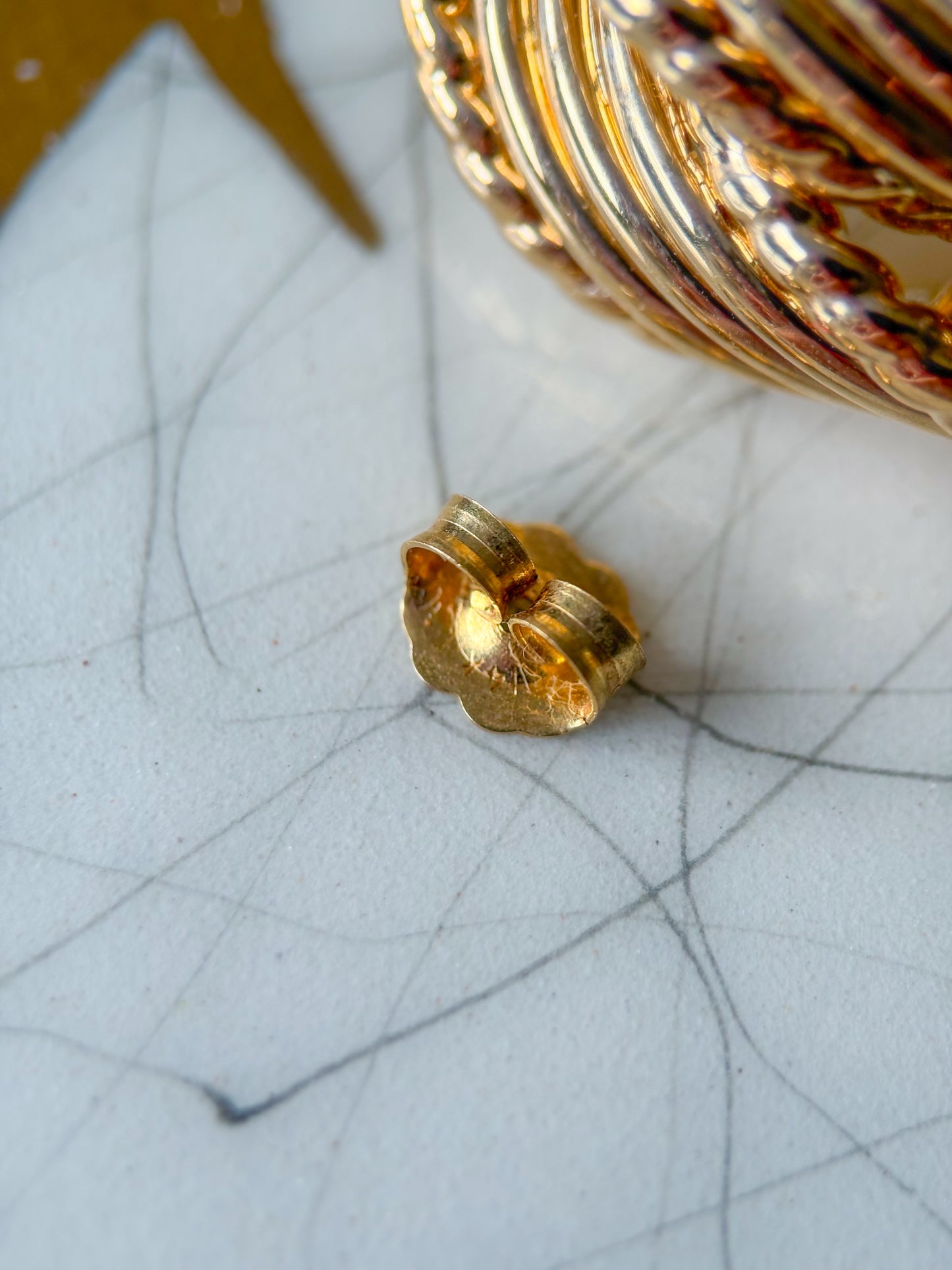 Vintage Large Shell 14k Yellow Gold Stud Earrings