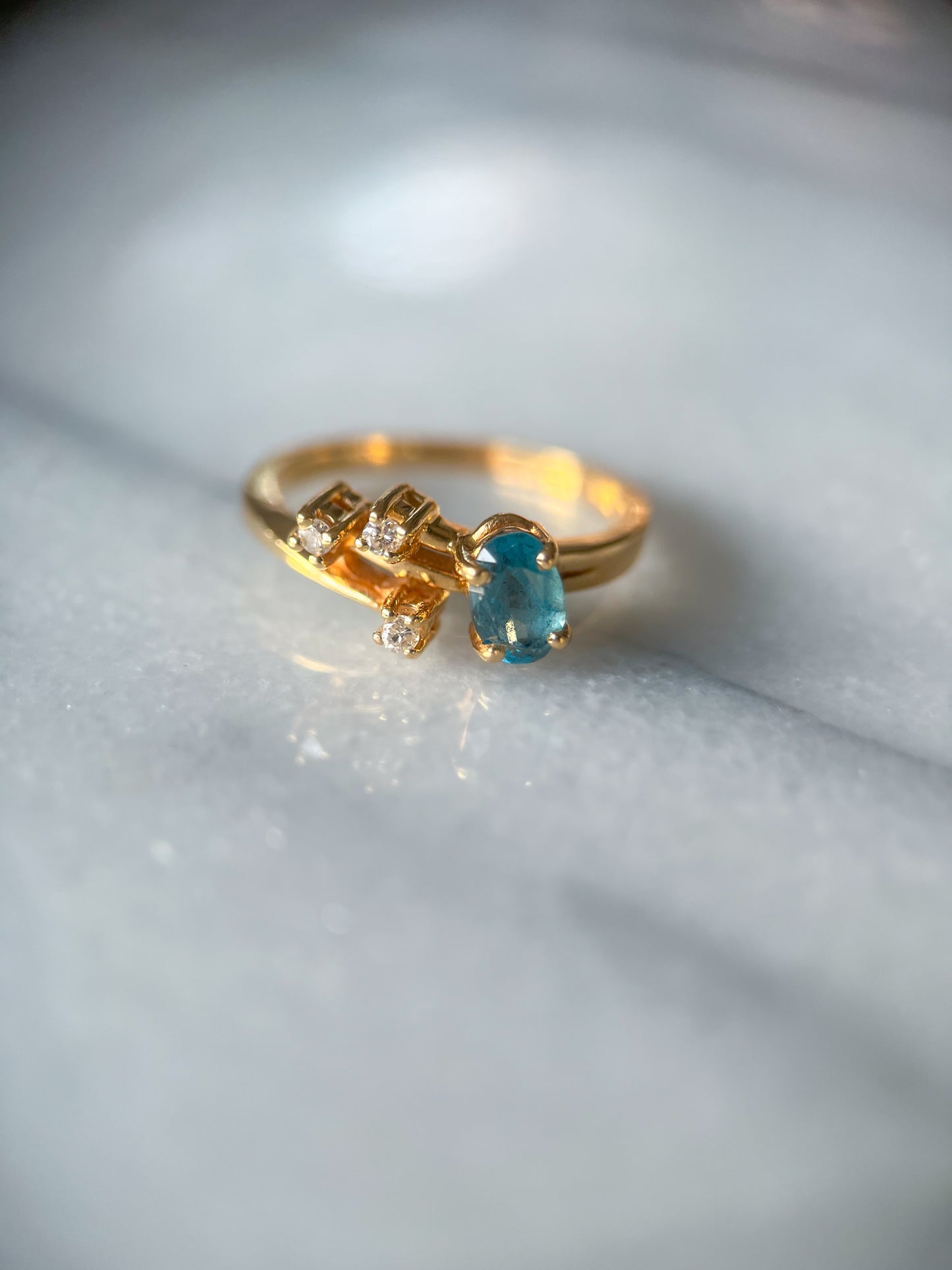 Vintage Natural Aquamarine and Natural Diamond 14k Yellow Gold Ring