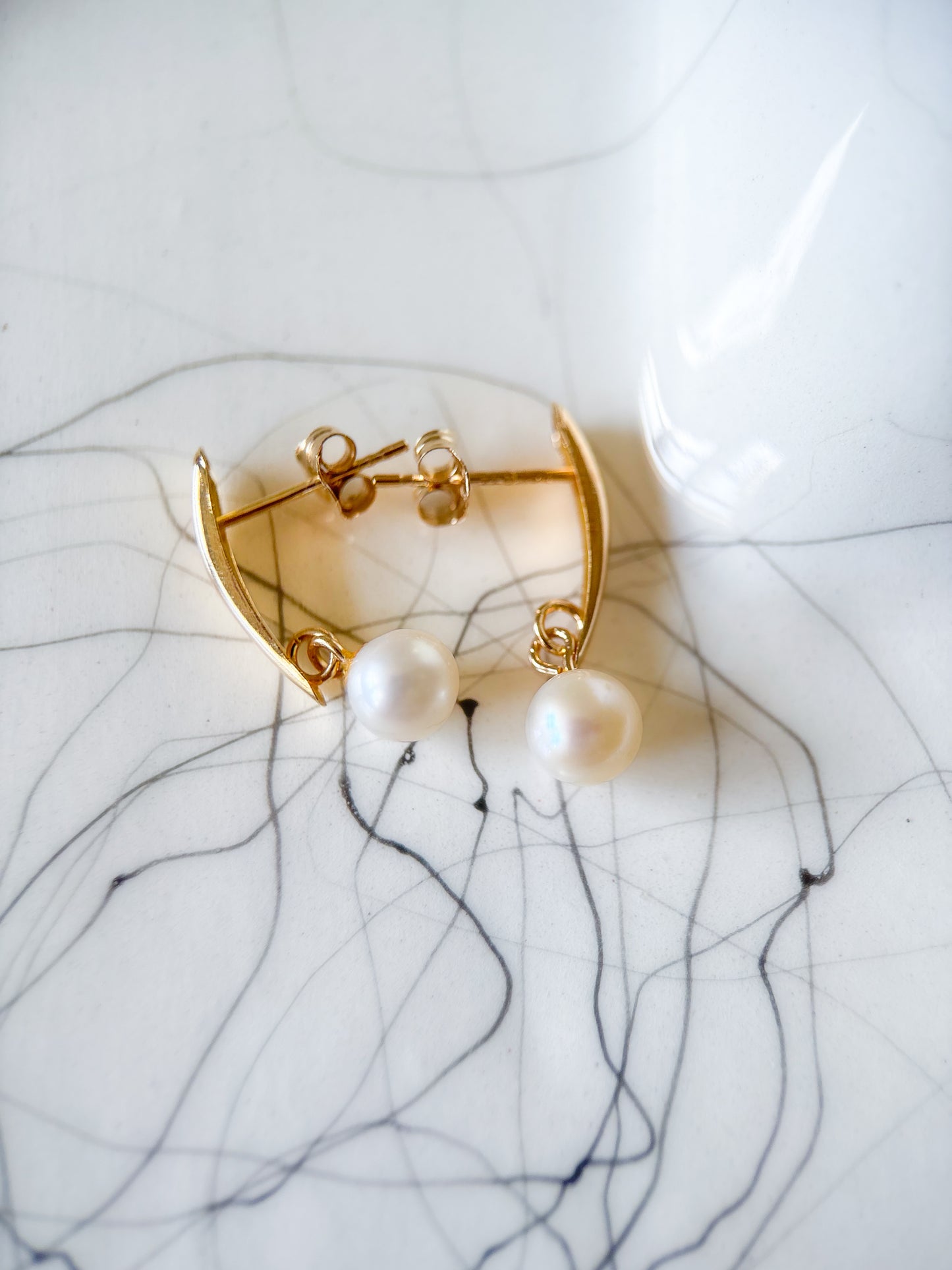 Vintage Pearl Dangle 14k Yellow Gold Earrings