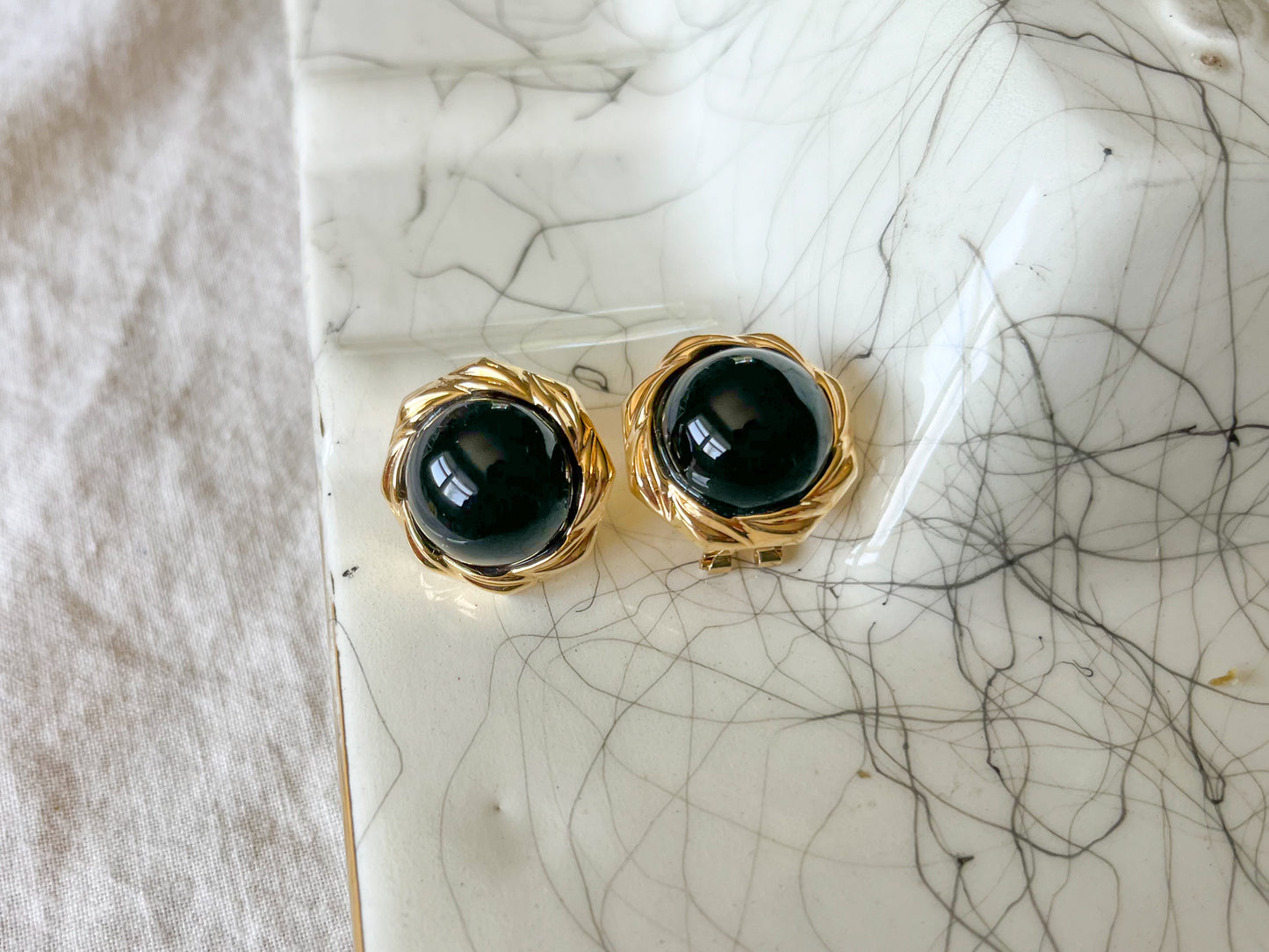 Vintage Round Onxy 14k Yellow Gold Stud Earrings