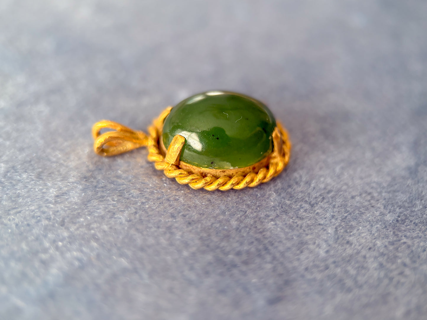 Vintage Jade 18k Yellow Gold Charm