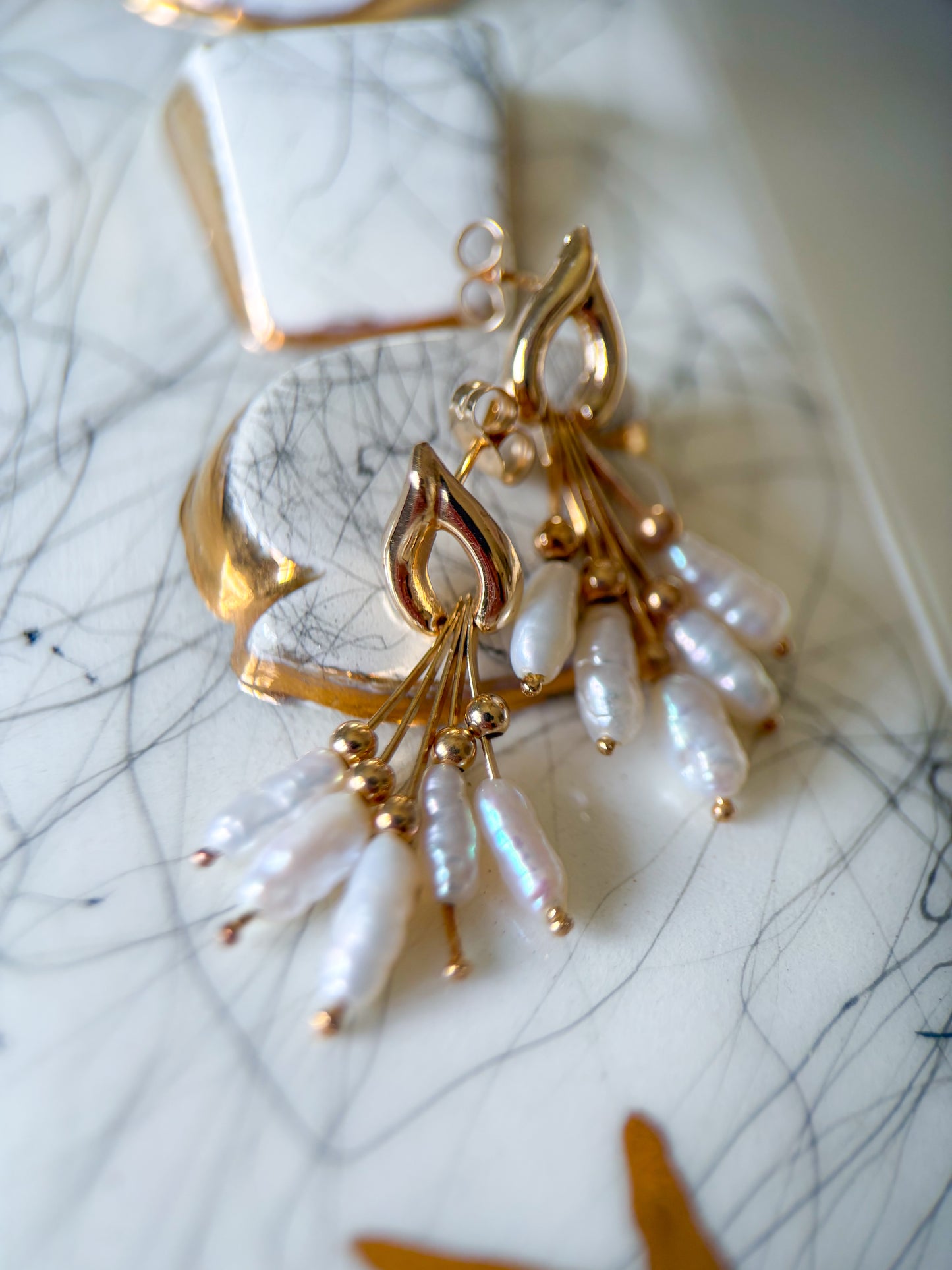 Vintage Pearl Dangle 14k Yellow Gold Earrings