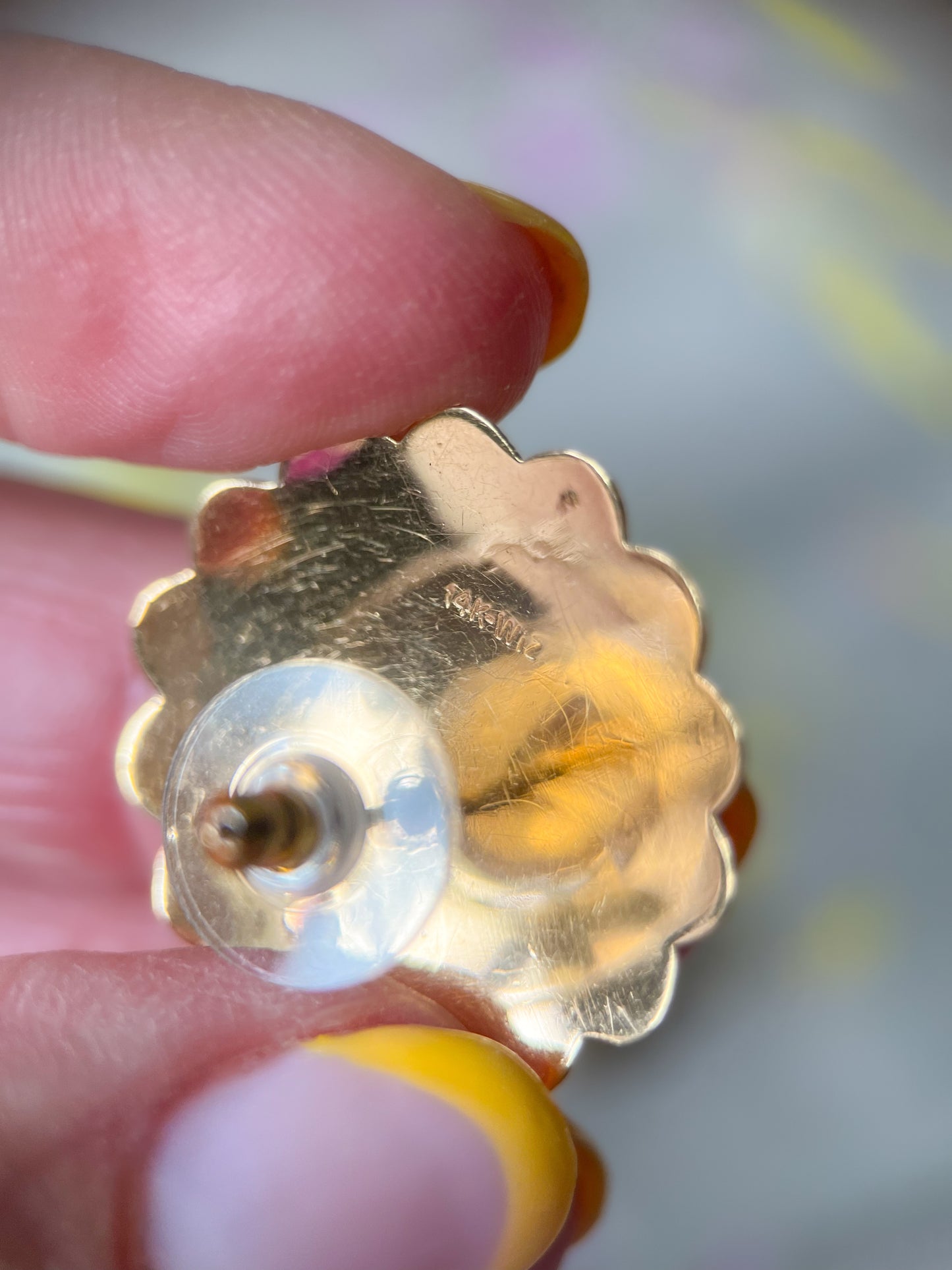 Vintage Scalloped Flat 14k Yellow Gold Stud Earrings