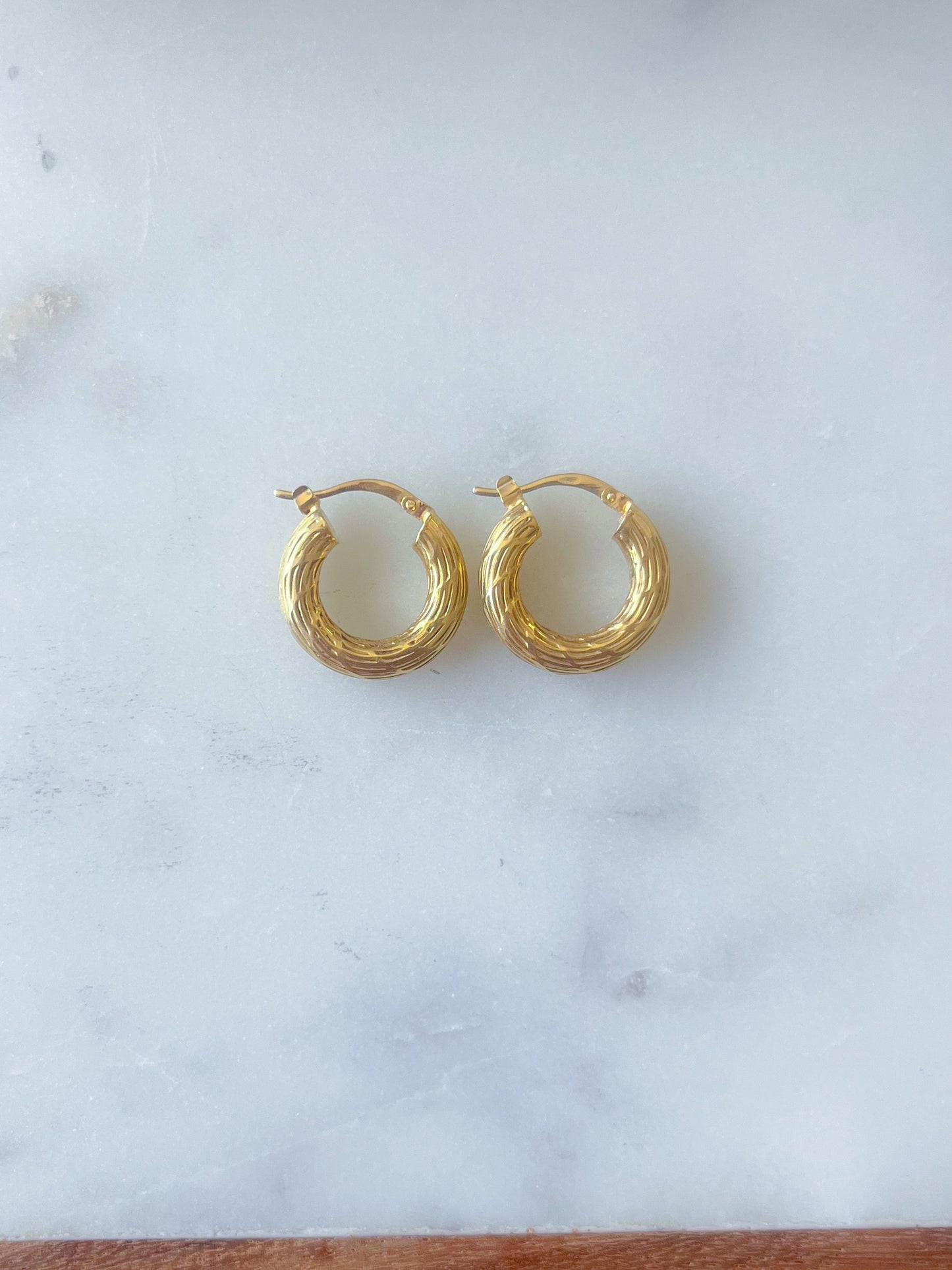 Vintage Small Round Etched 14k Yellow Gold Hoop Earrings