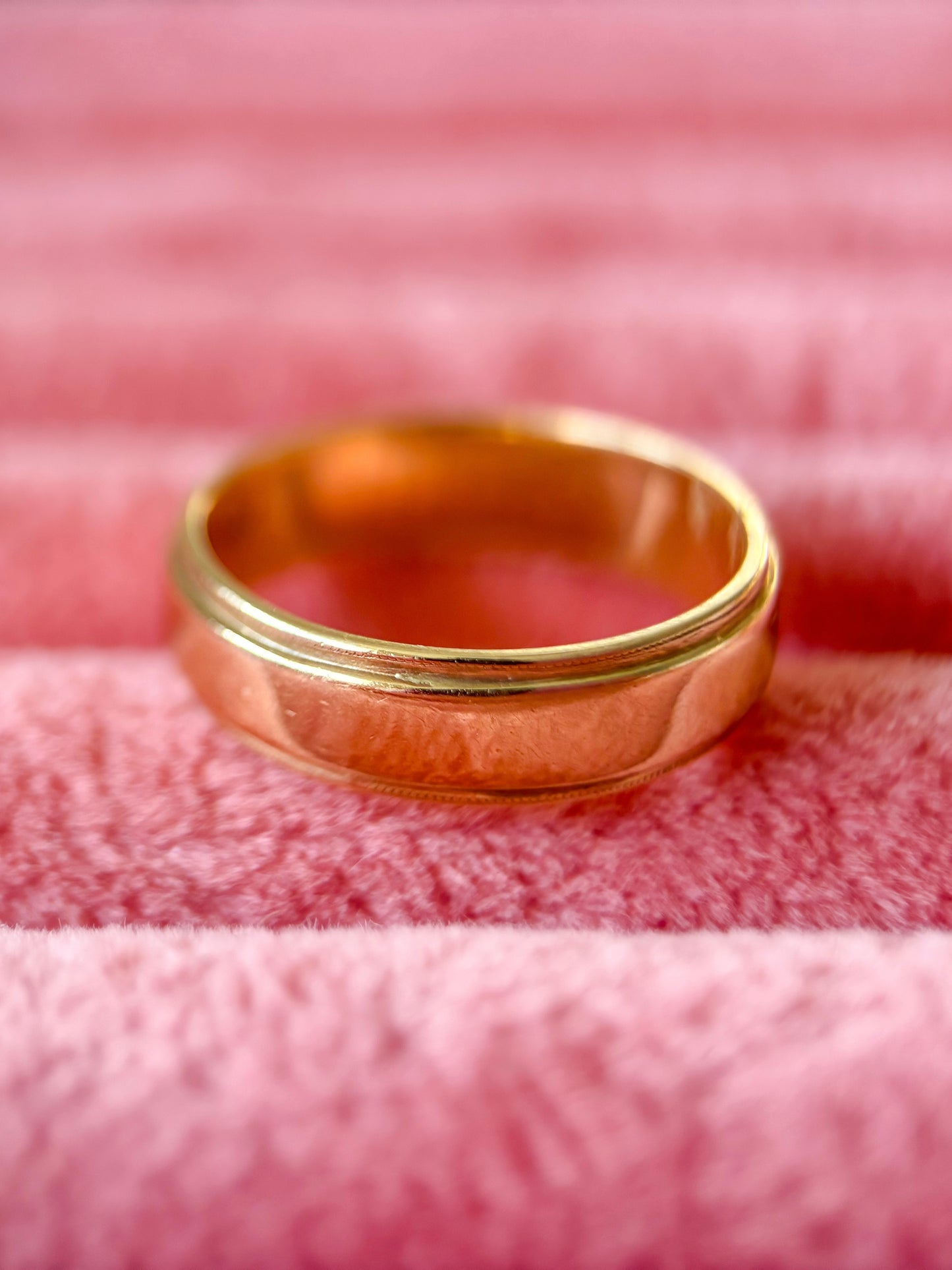 Vintage 14k Yellow Gold Ribbed Band Ring, Size 8