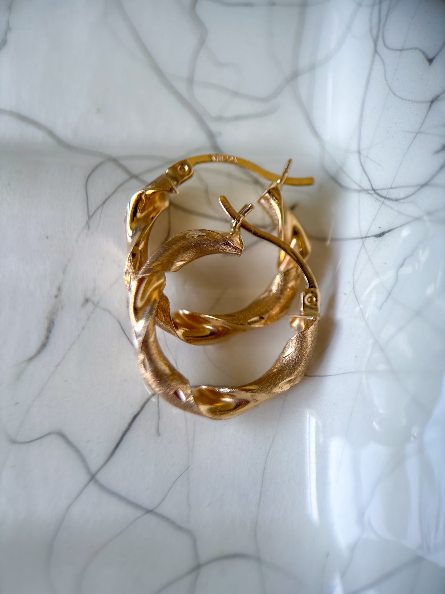 Vintage Twist 10k Yellow Gold Hoop Earrings