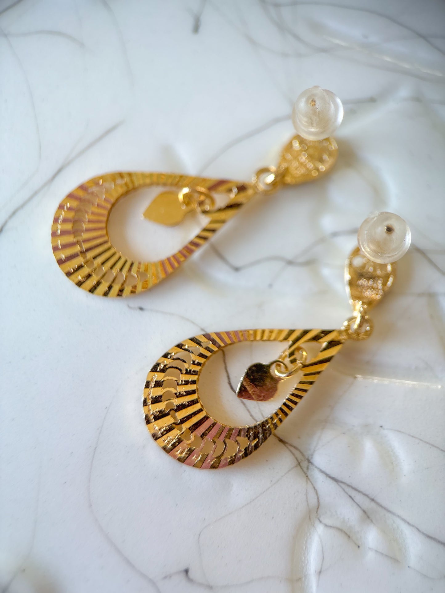 Vintage Dangle 14k Yellow Gold Earrings with Mini Hearts
