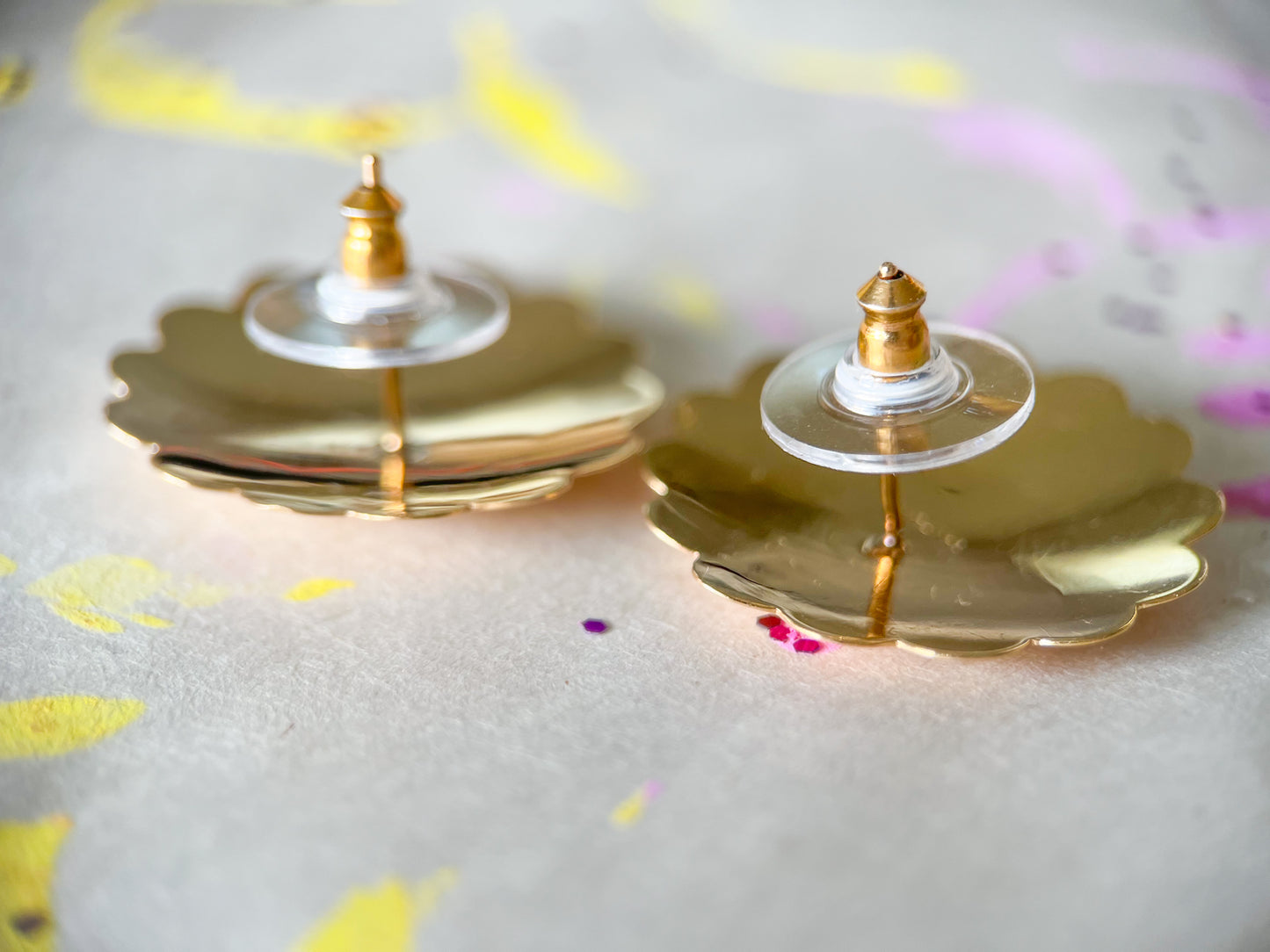 Vintage Scalloped Flat 14k Yellow Gold Stud Earrings