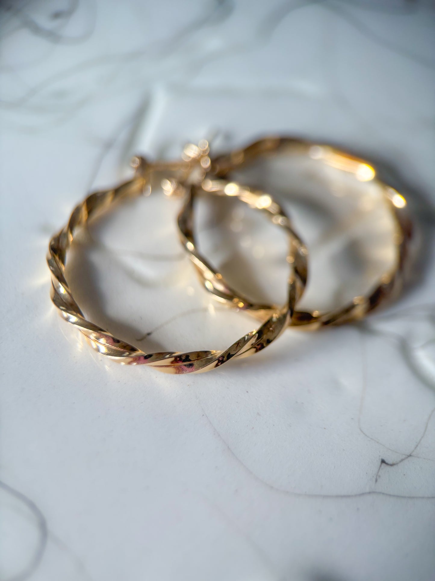 Vintage Thin Twist 14k Yellow Gold Hoop Earrings