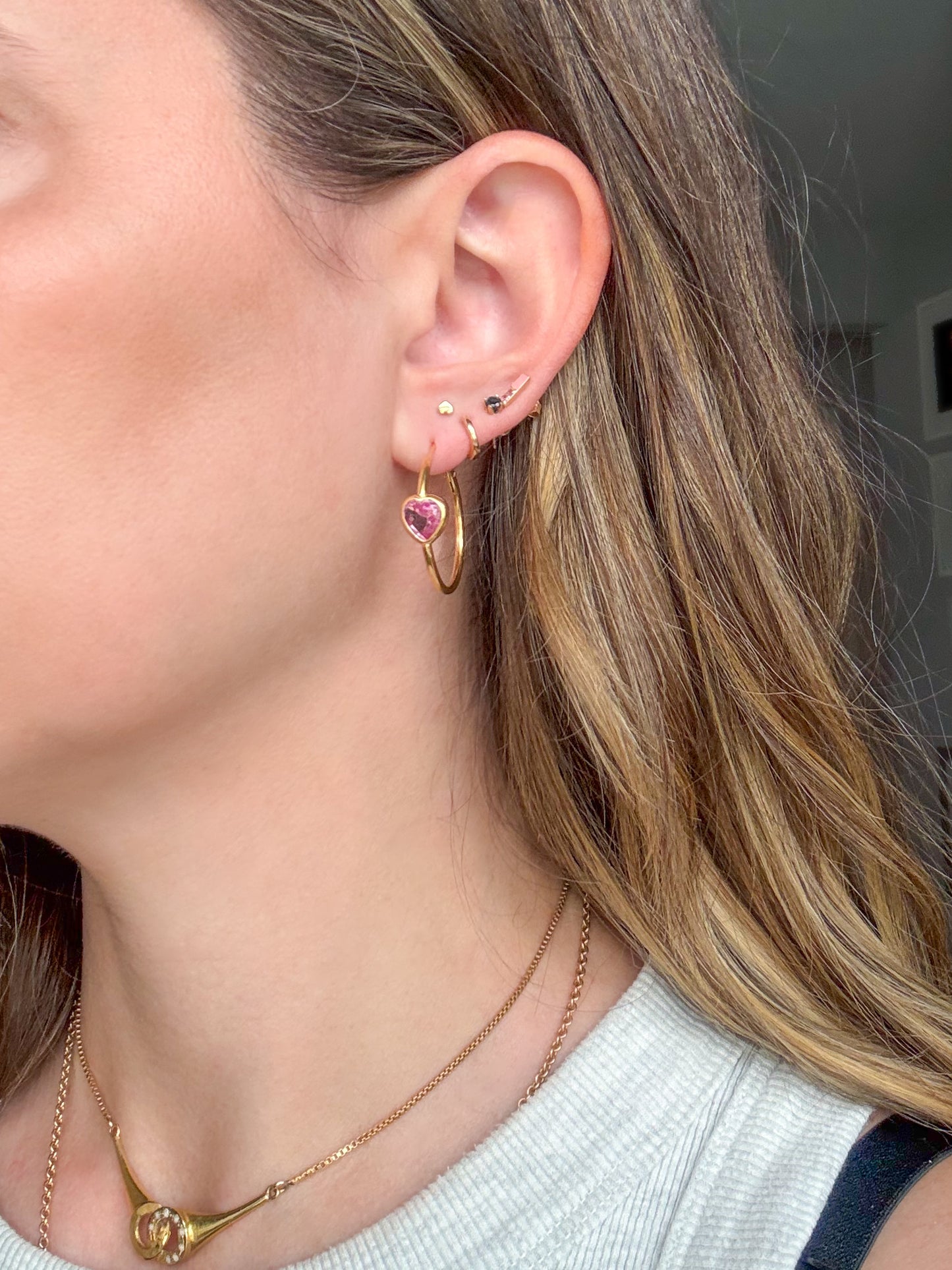 Vintage 18k Yellow Gold Thin Tube Hoops with Pink Heart Stones