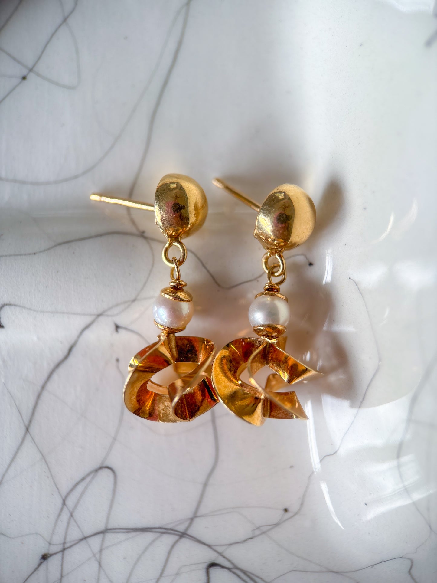 Vintage Pearl Dangle Stud 14k Yellow Gold Earrings