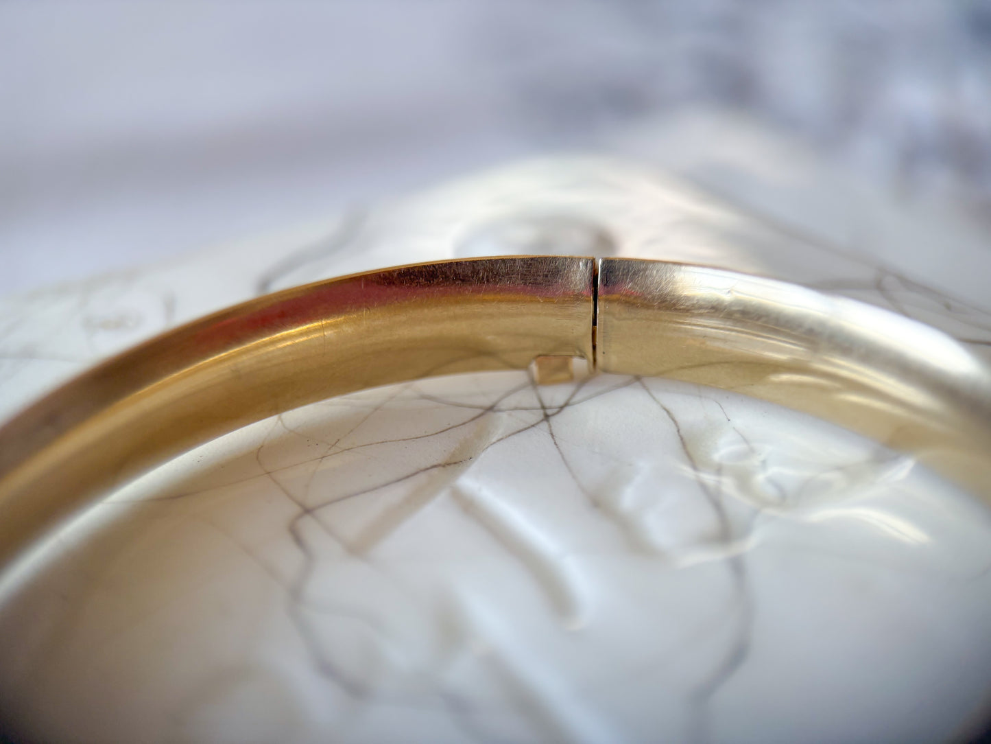 Vintage Chunky 14k Yellow Gold Hinged Bangle