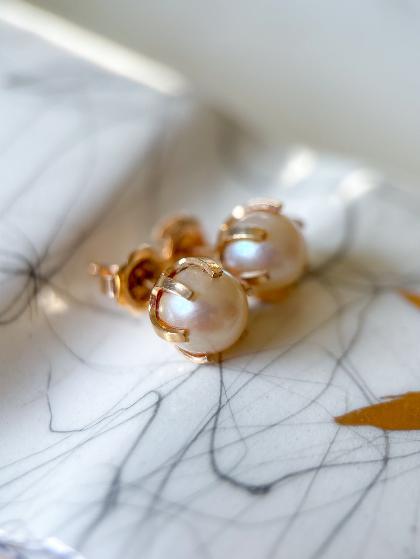 Vintage Pearl Stud 14k Yellow Gold Earrings