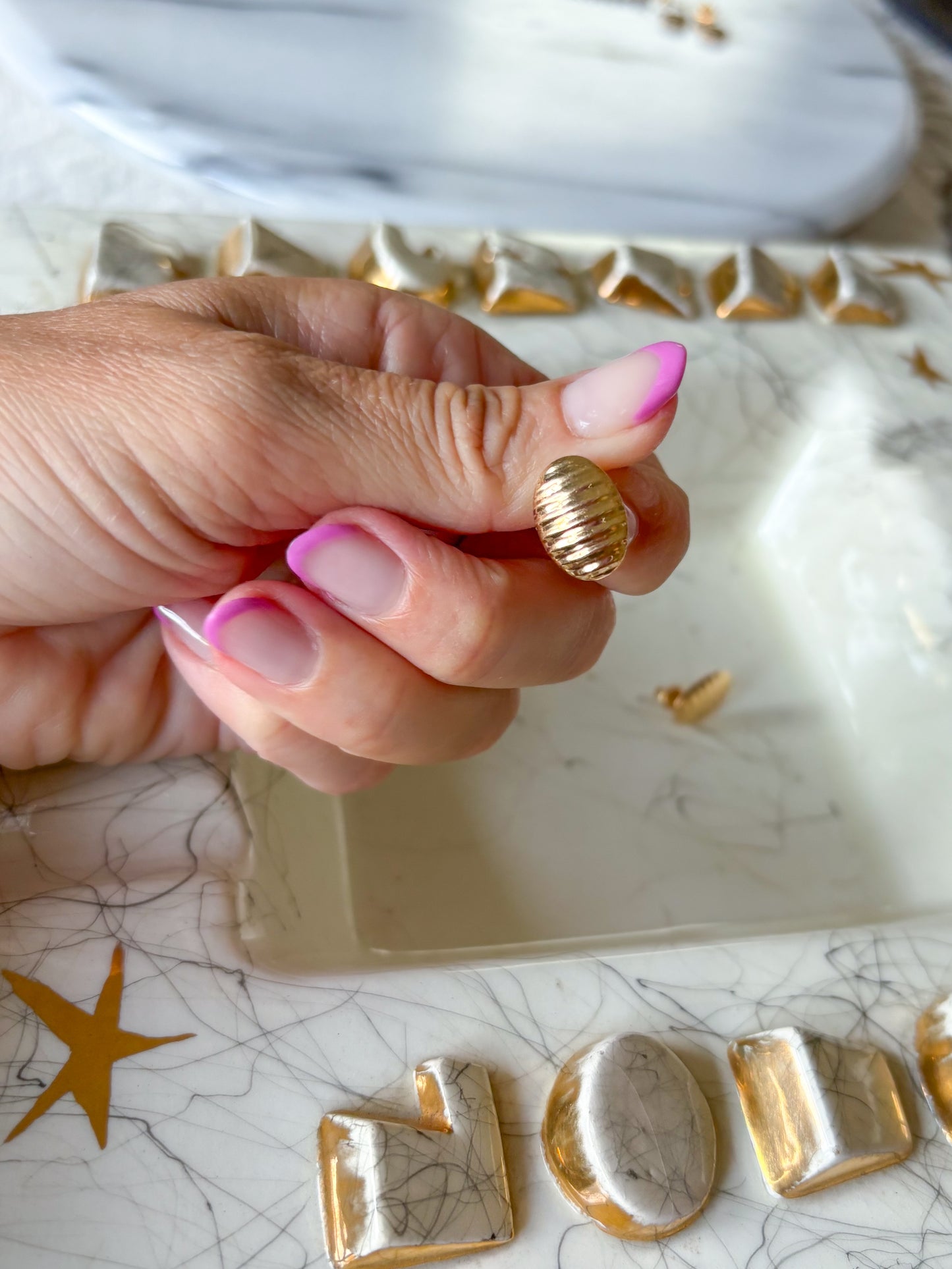 Vintage Oval Ribbed Stud 14k Yellow Gold Earrings