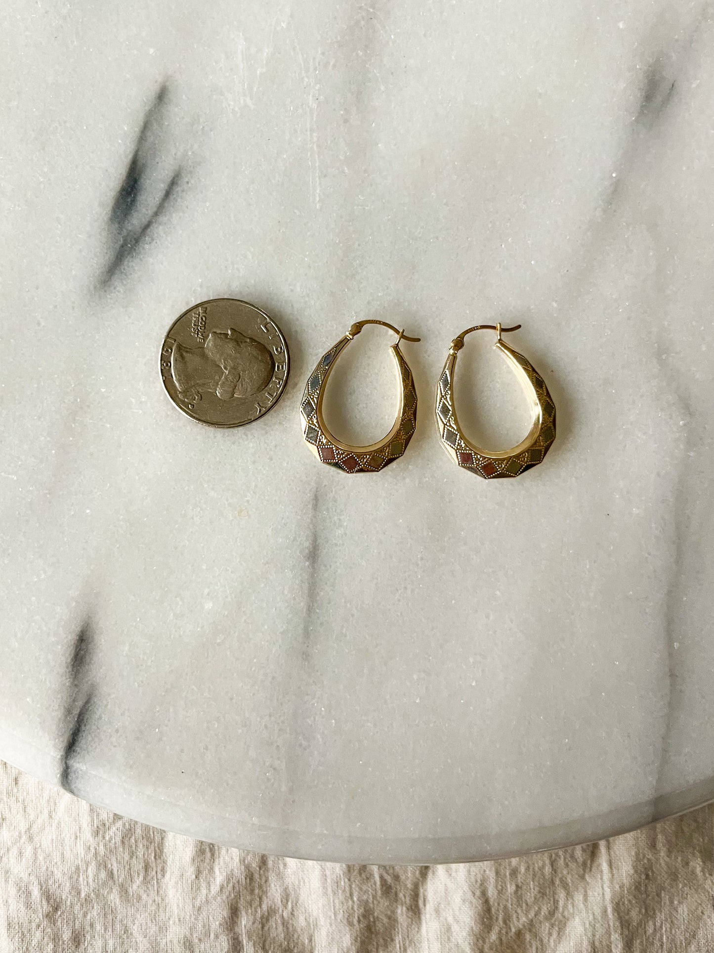 Vintage Oval Geometric 10k Yellow Gold Hoop Earrings