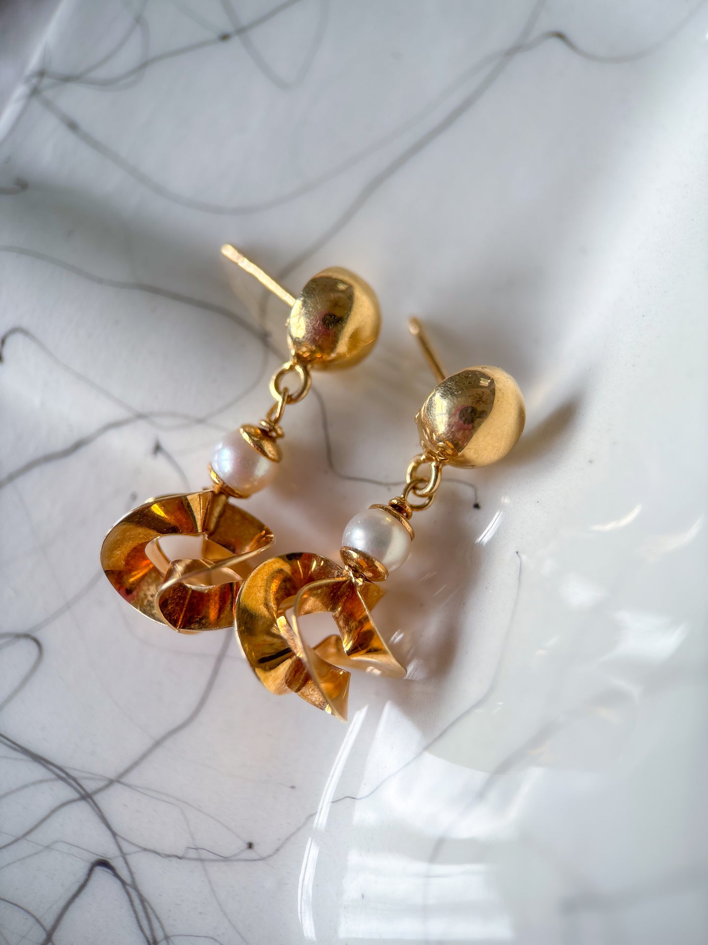 Vintage Pearl Dangle Stud 14k Yellow Gold Earrings