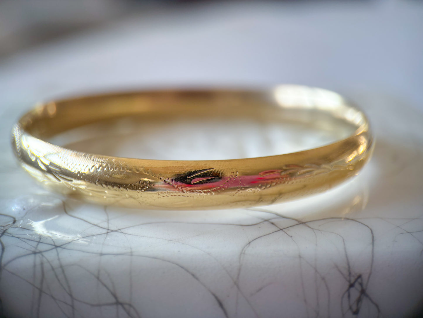 Vintage Chunky 14k Yellow Gold Hinged Bangle
