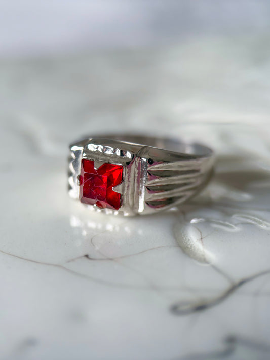 Vintage 18k White Gold Ring with Red Stone