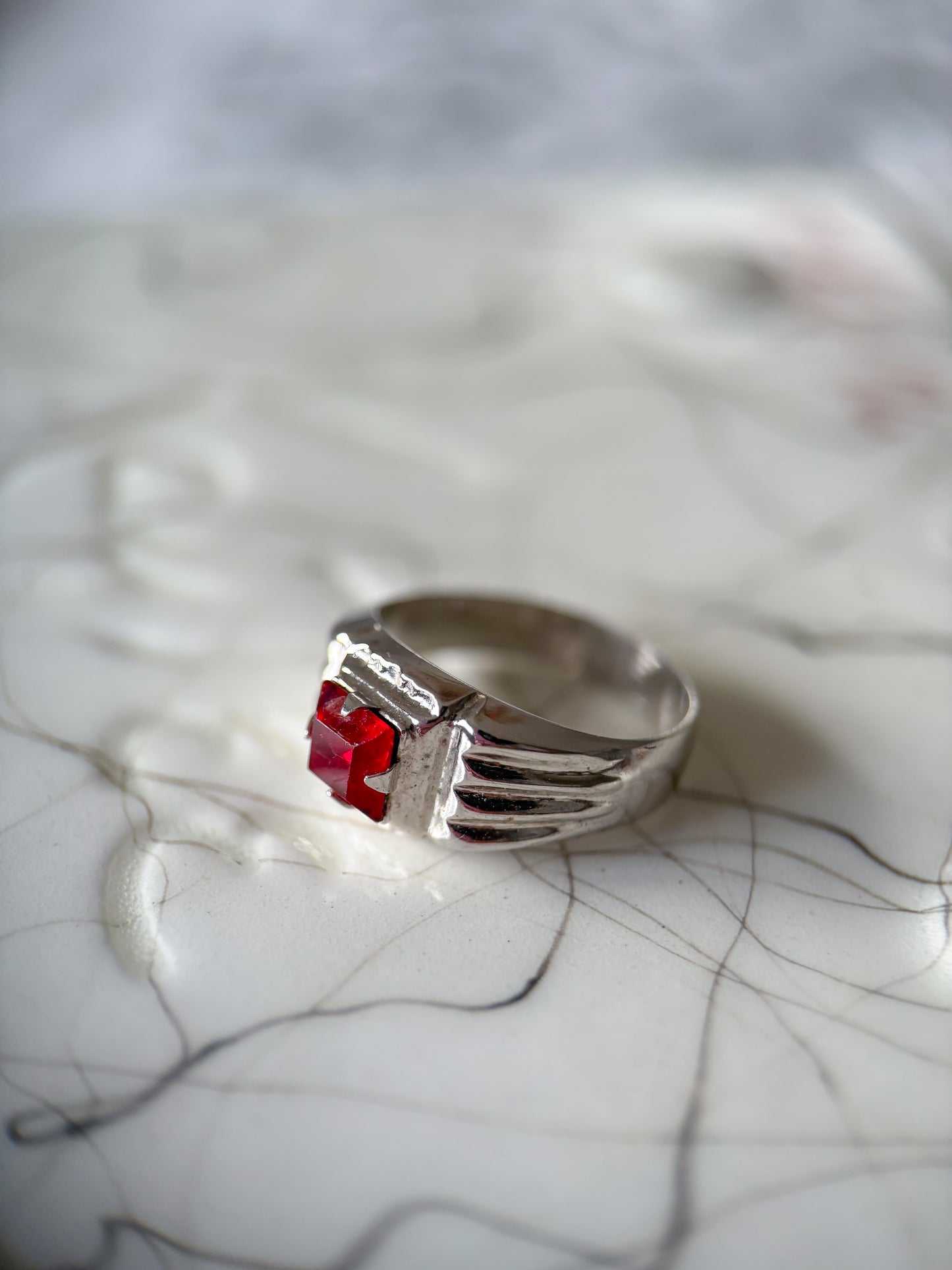 Vintage 18k White Gold Ring with Red Stone