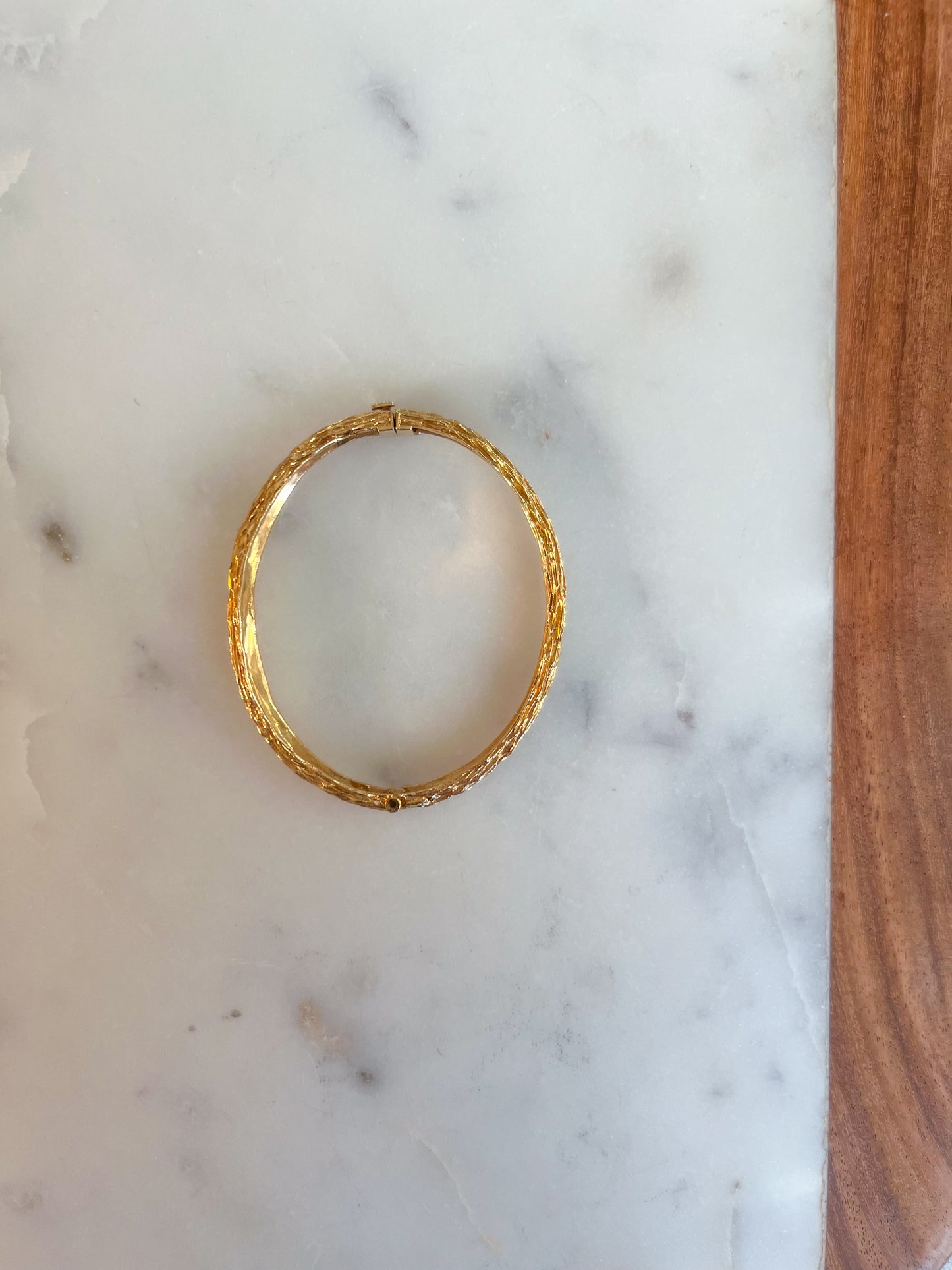 Vintage Textured 14k Yellow Gold Bangle