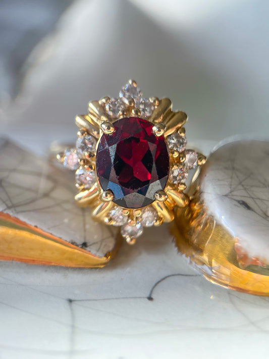 Vintage Natural Oval Garnet and Diamond 14k Yellow Gold Ring