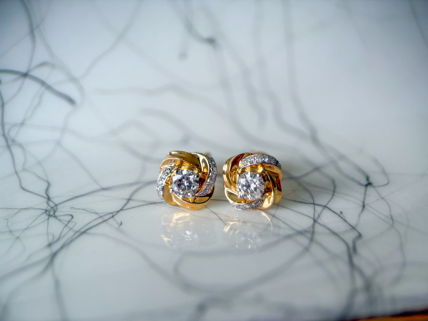 Natural Diamond 14k Yellow Gold Knot Stud Earrings