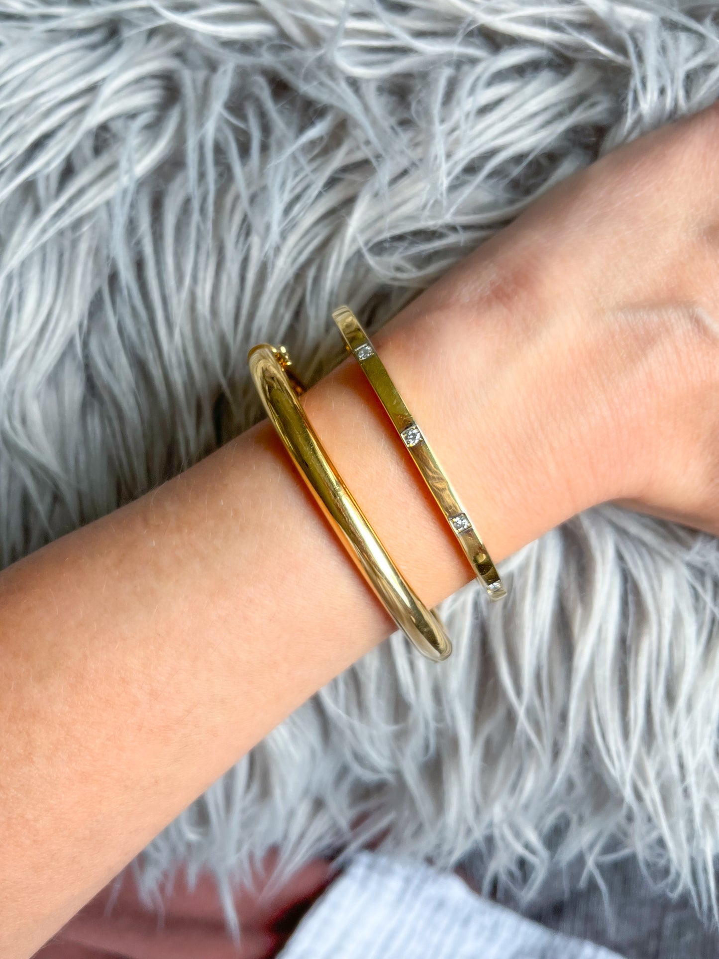 Vintage Square Bangle with Natural Diamonds in 18k Yellow Gold