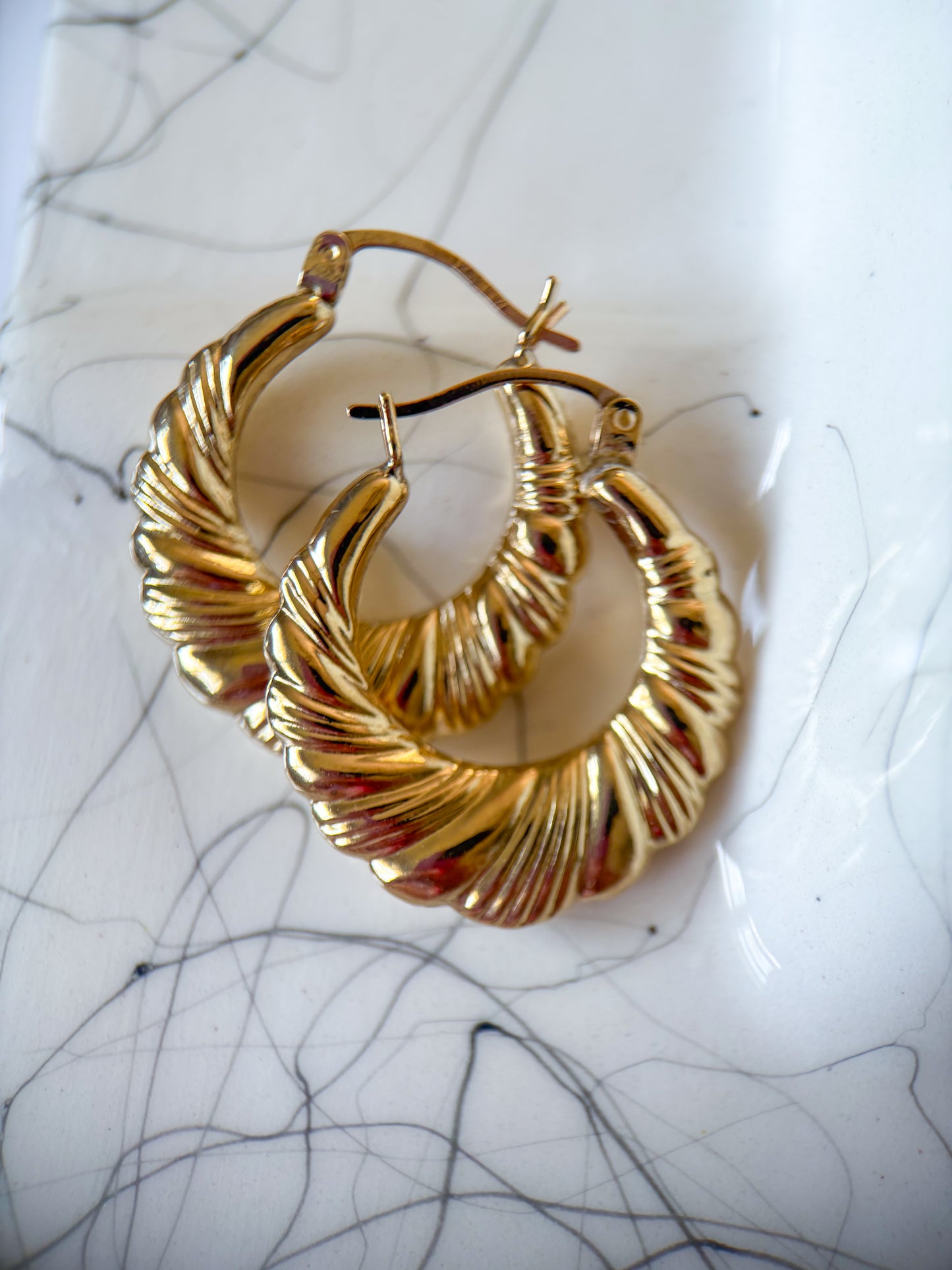 Vintage Scalloped 10k Yellow Gold Hoop Earrings