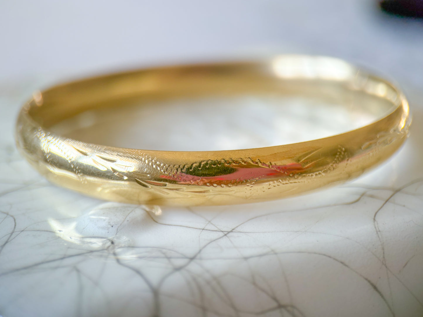 Vintage Chunky 14k Yellow Gold Hinged Bangle