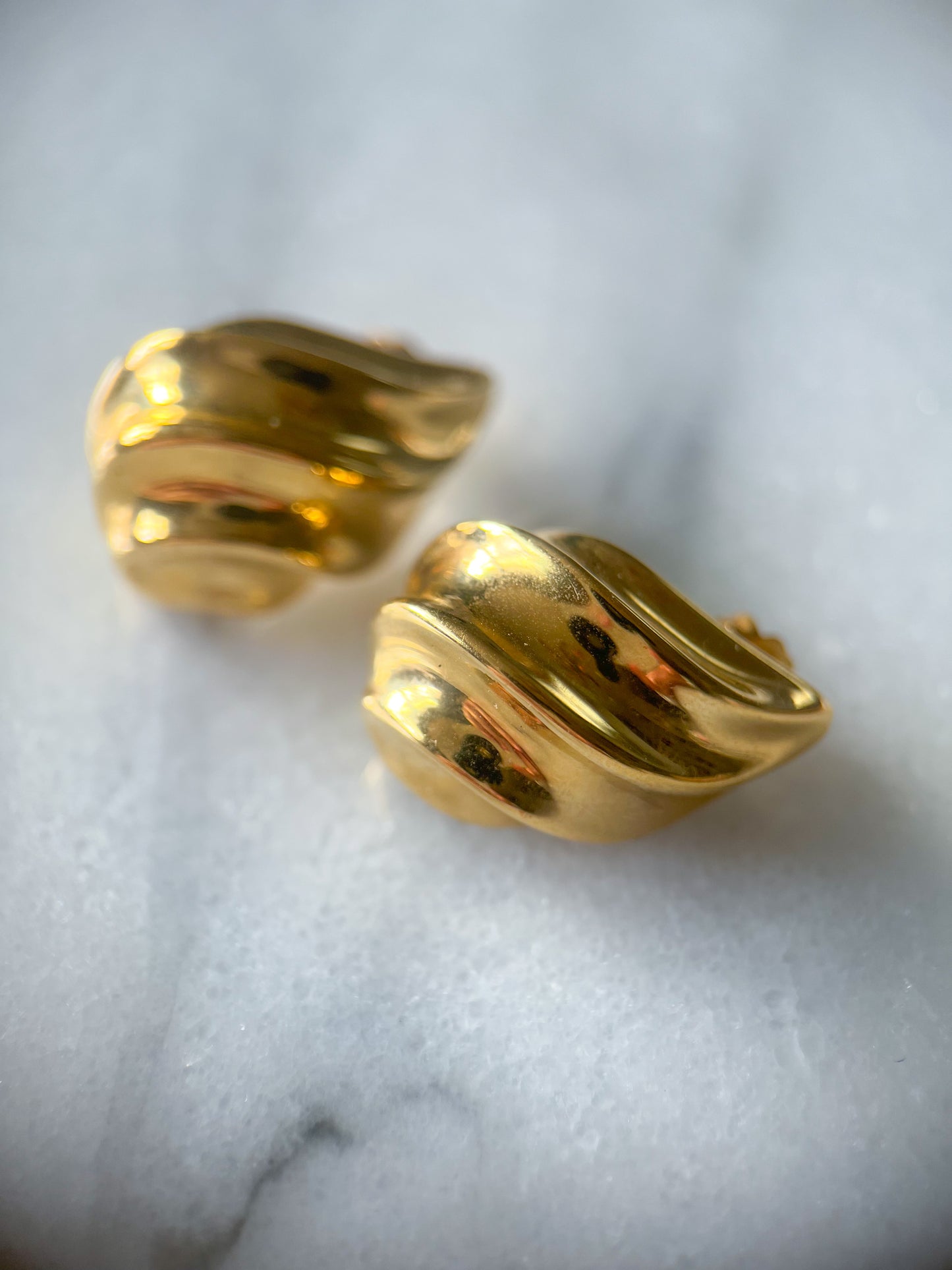 Vintage Puffy Ribbed Tear Drop 14k Yellow Gold Stud Earrings