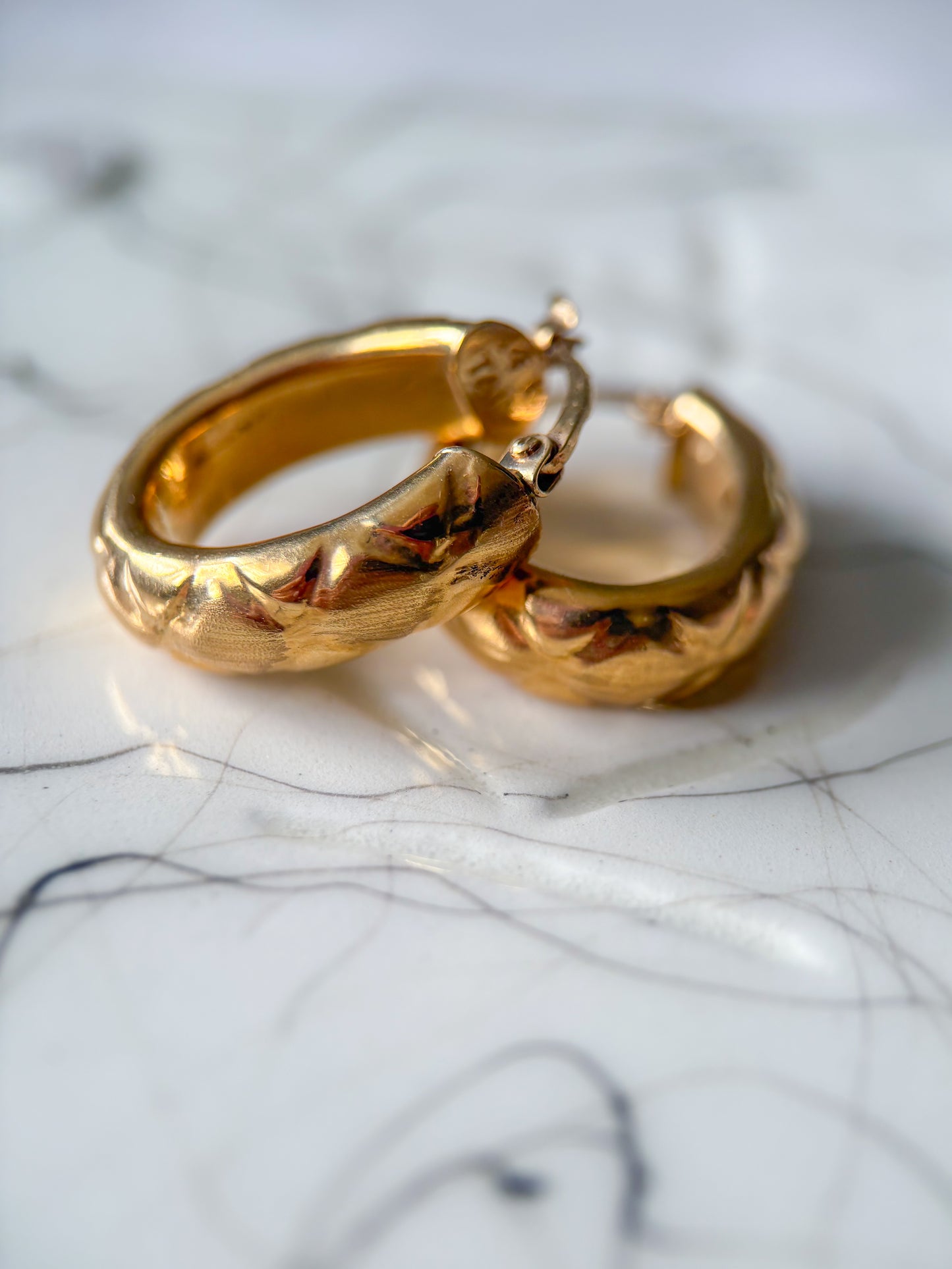 Vintage 14k Yellow Gold Quilted Puffy Oval Shaped Hoops