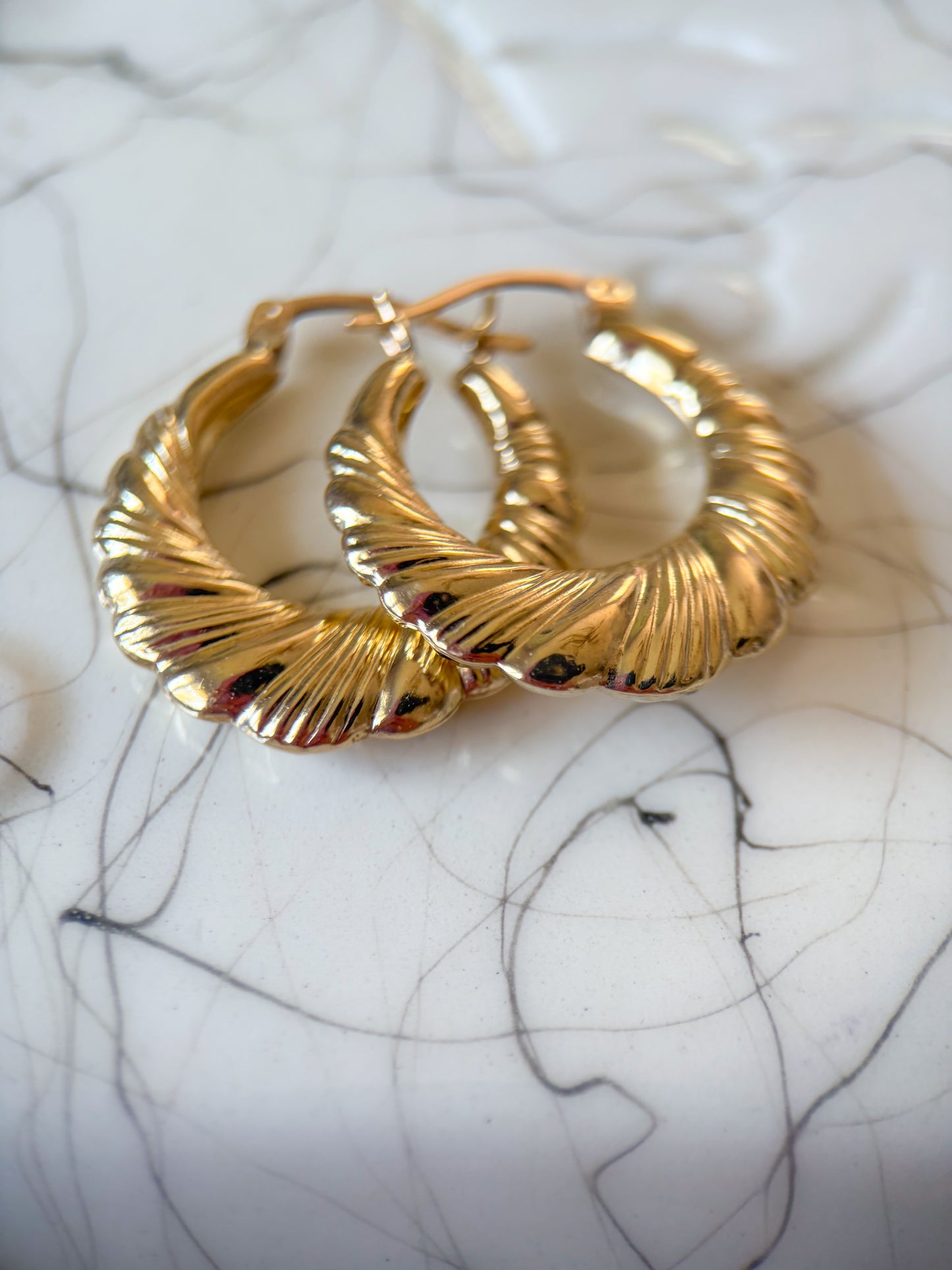 Vintage Scalloped 10k Yellow Gold Hoop Earrings