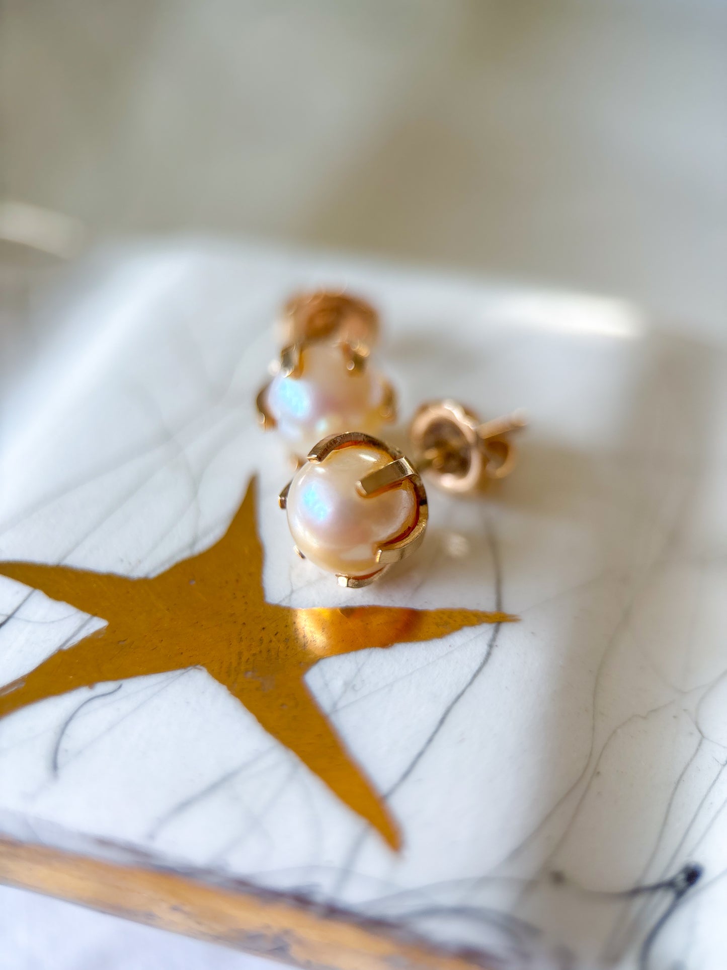 Vintage Pearl Stud 14k Yellow Gold Earrings