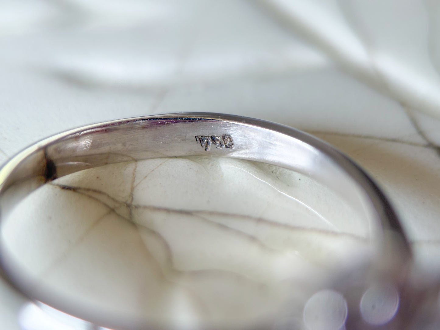 Vintage Flower Natural Diamond 18k White Gold Ring